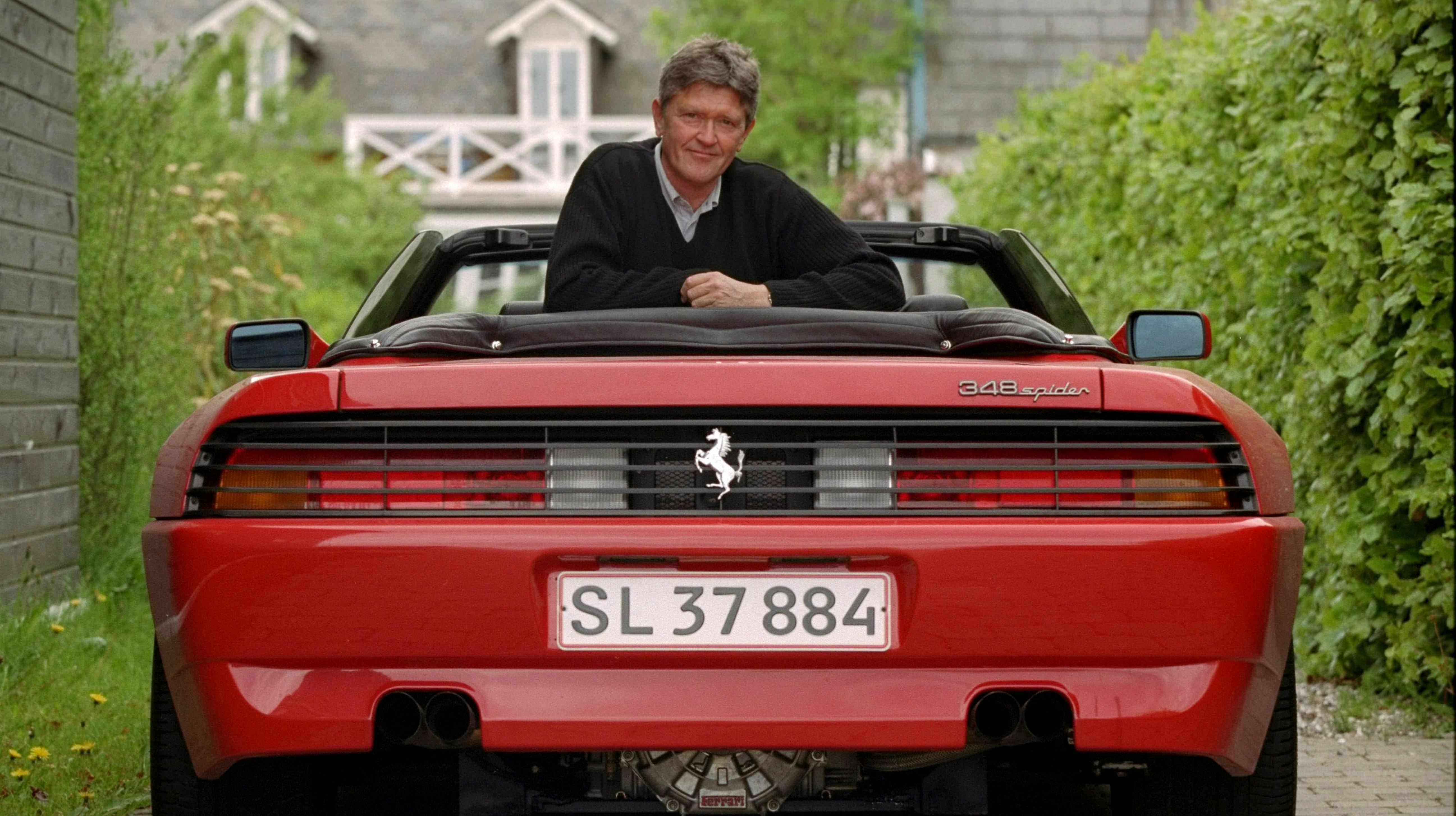 Ejendomsmægler Jan Fogs gamle Ferrari er nu til salg. 