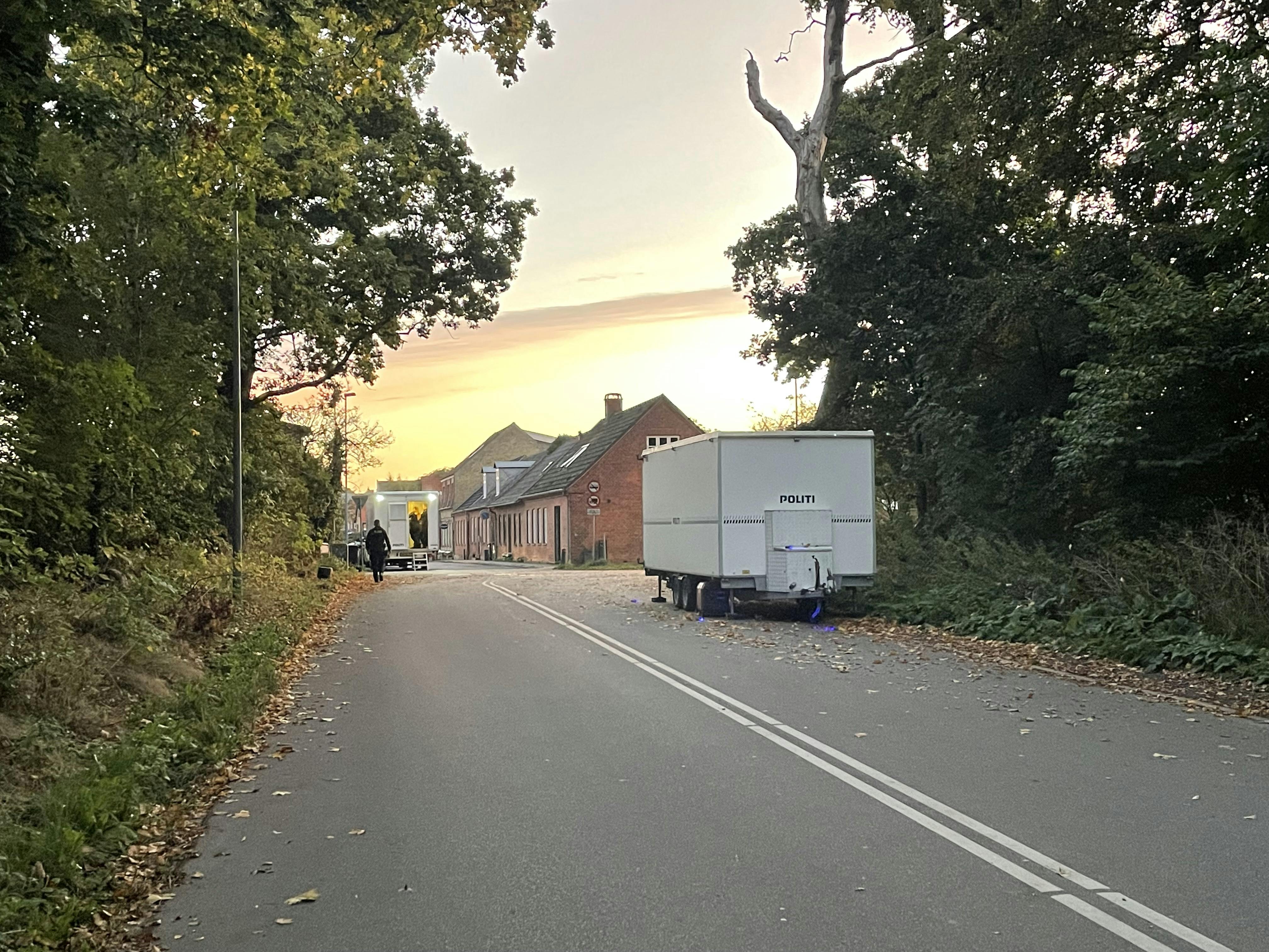 Politiet har siden mandag morgen været til stede i Vordingborg i forbindelse med et mystisk dødsfald. Alt tyder på, at det er et drab, viser de indledende undersøgelser.