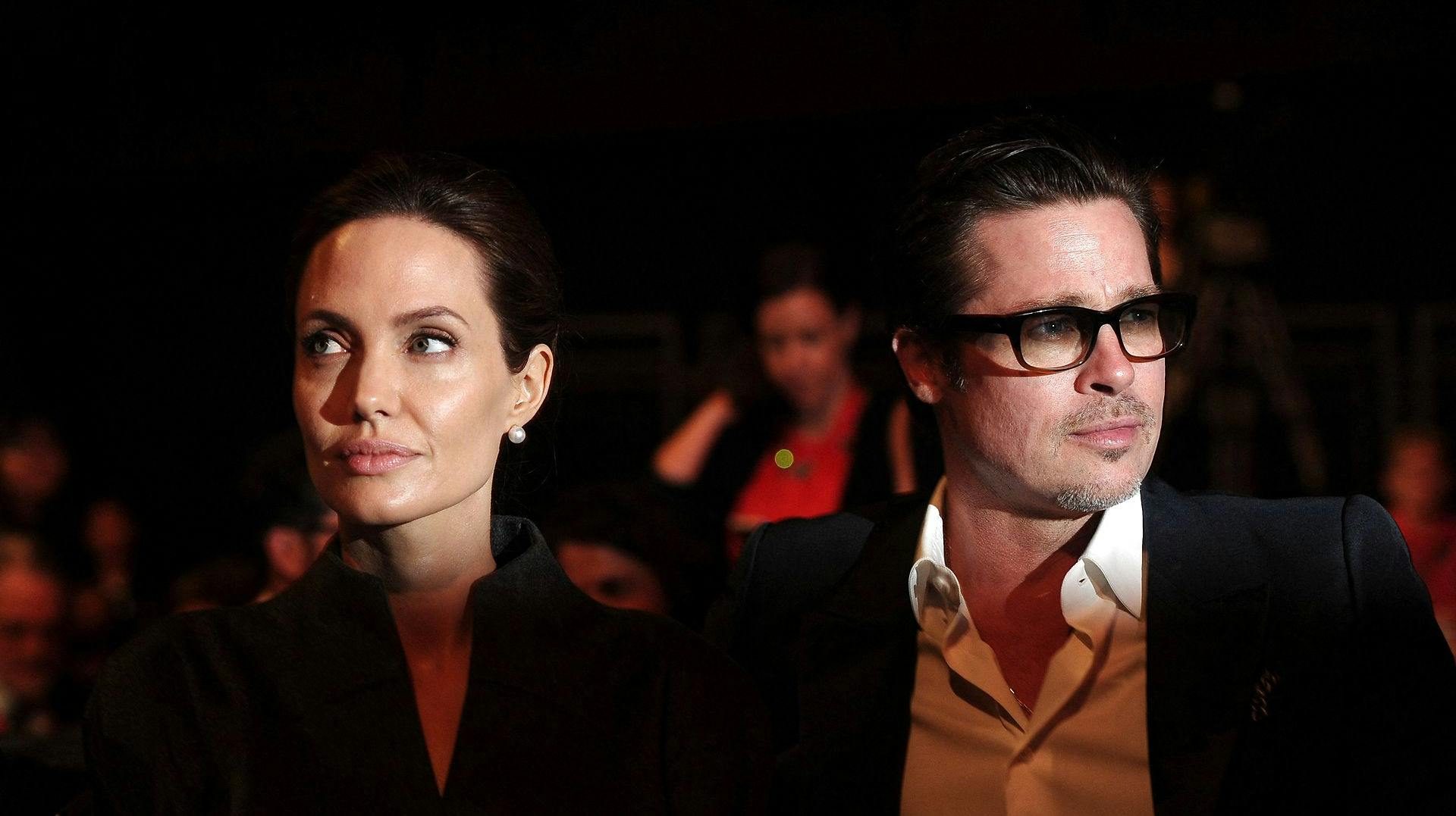 Angelina Jolie og Brad Pitt er bestemt ikke på talefod i dag. De kommunikerer i stedet gennem deres højt betalte advokater og pr-folk.