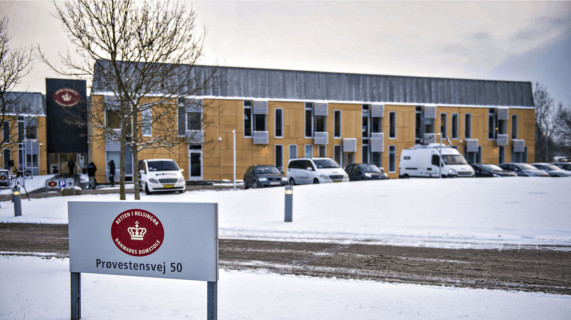 En 30-årig topatlet er sigtet for en særdeles farlig voldtægt af en 61-årig kvinde.