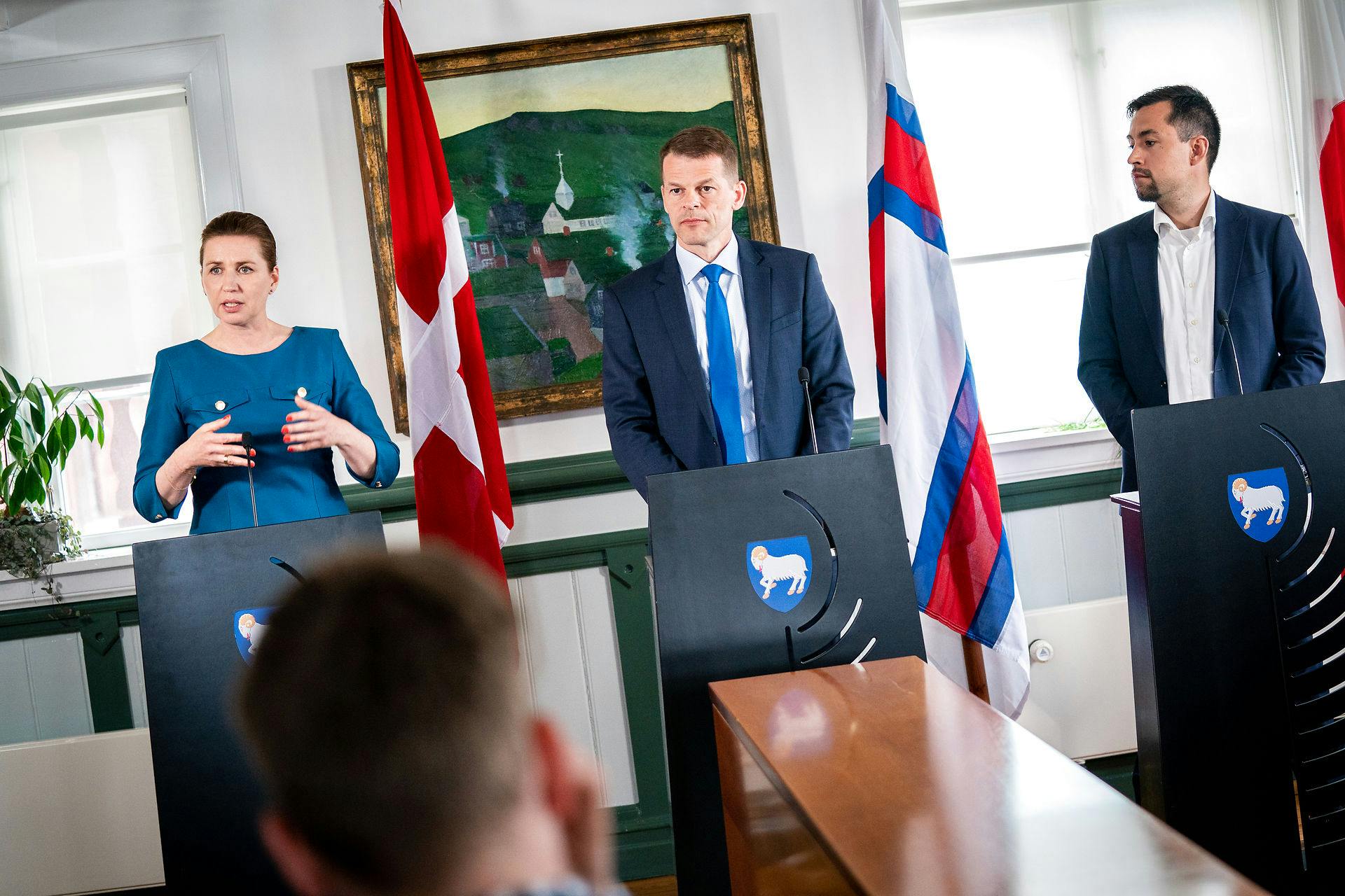 Statsminister Mette Frederiksen (S) og Færøernes Lagmand&nbsp;Bárður á Steig Nielsen og formanden for Grønlands regering, Múte Bourup Egede (arkivfoto).