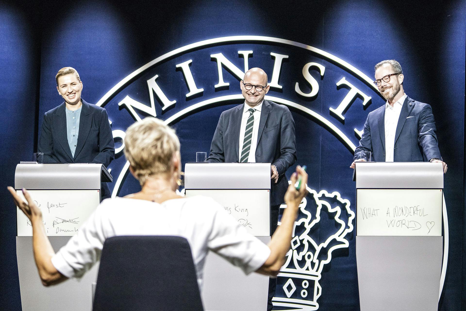 Kloge politikere har altid noget klar, når der skal deles valgløfter ud. Og det ved Mette Frederiksen (S) godt. Derfor mødte hun også op med en "gavepakke" i TV 2-debatten.