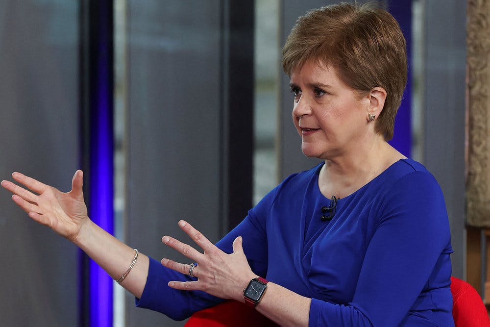 Skotlands førsteminister, Nicola Sturgeon, fortæller i BBC's politiske program søndag morgen, at hun tror på et snarligt uafhængigt Skotland.