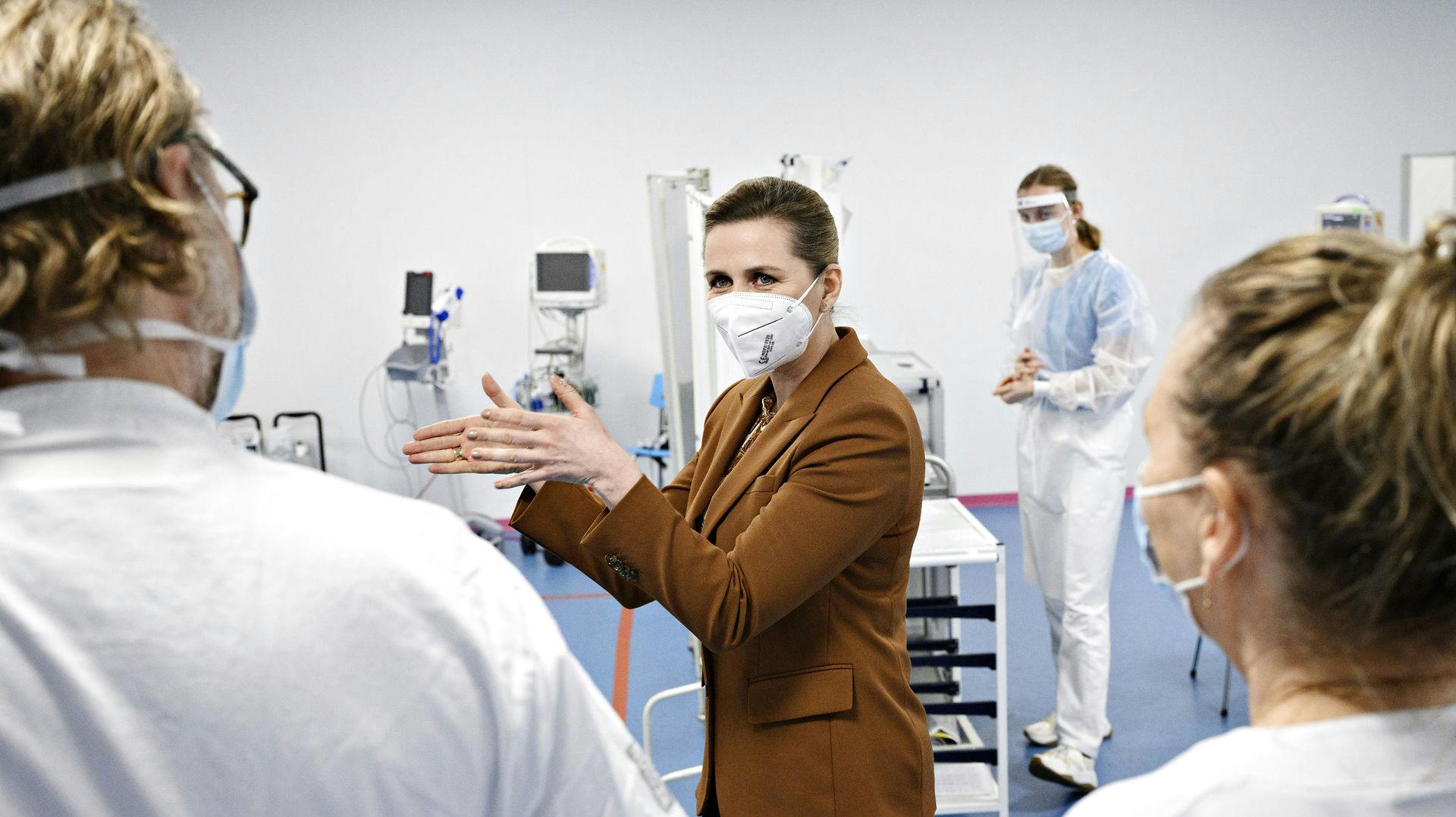 Det er blevet til mere snak end handling, efter statsminister Mette Frederiksen (S) lovede markant flere sygeplejersker til de danske patienter.