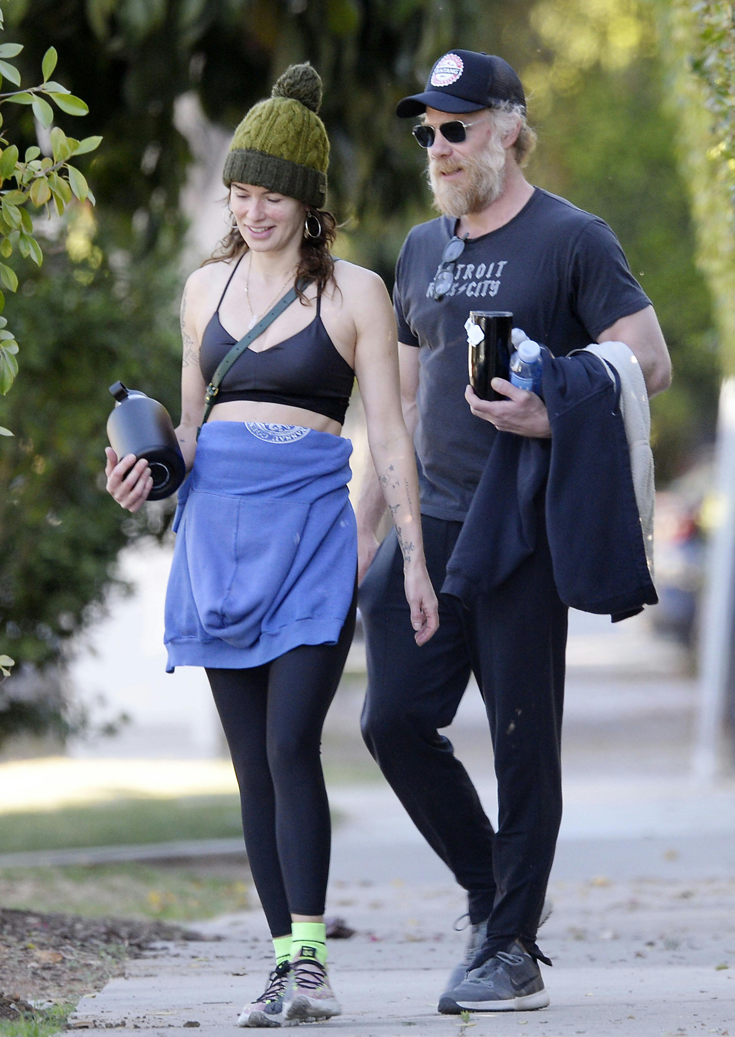 Her ses Lena Headey med Marc Menchaca. 