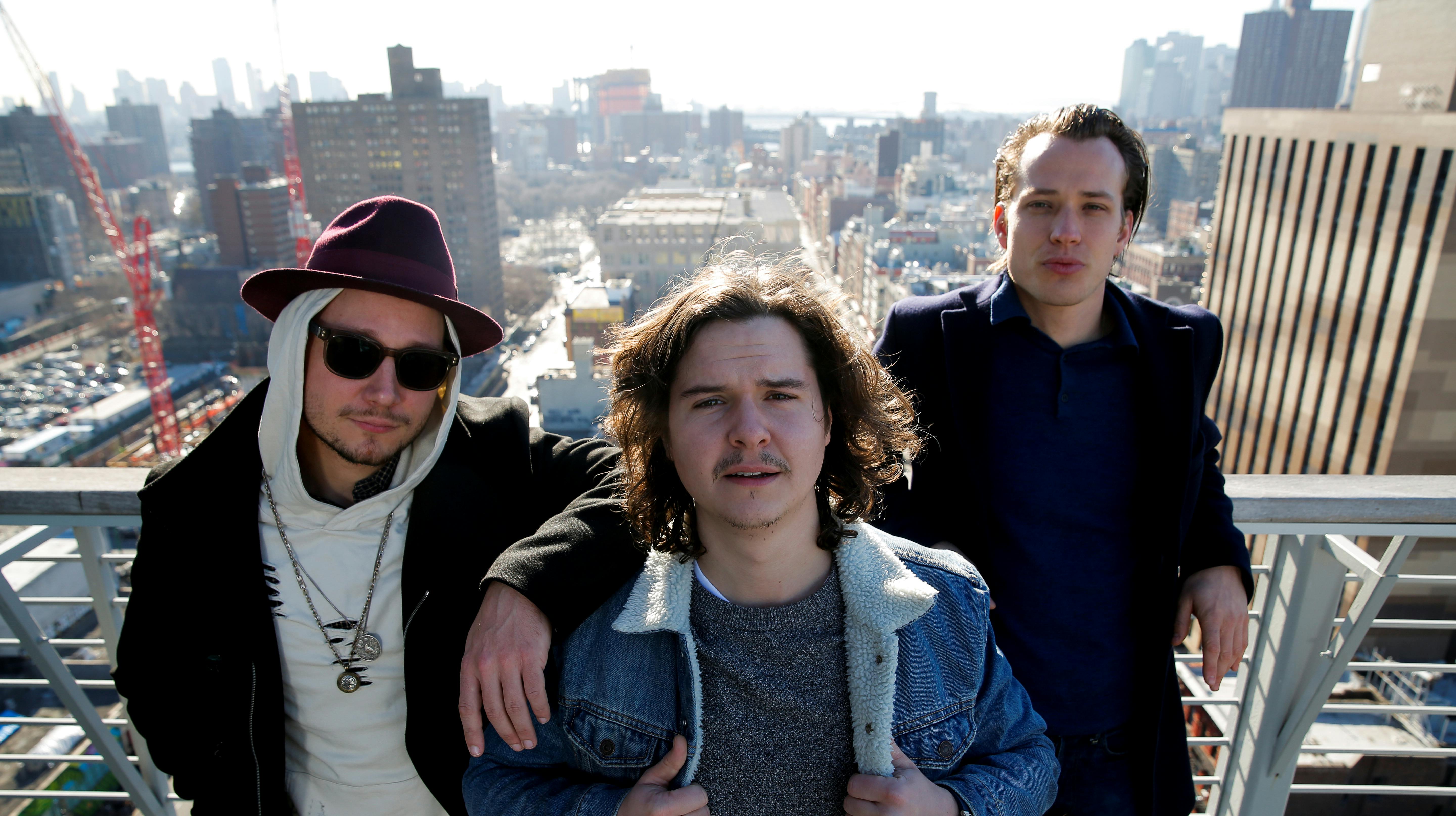 Mark Falgren - kendt som trommeslager Lovesticks - ude til venstre var på toppen af verden, da han led under den grummeste hjertesorg