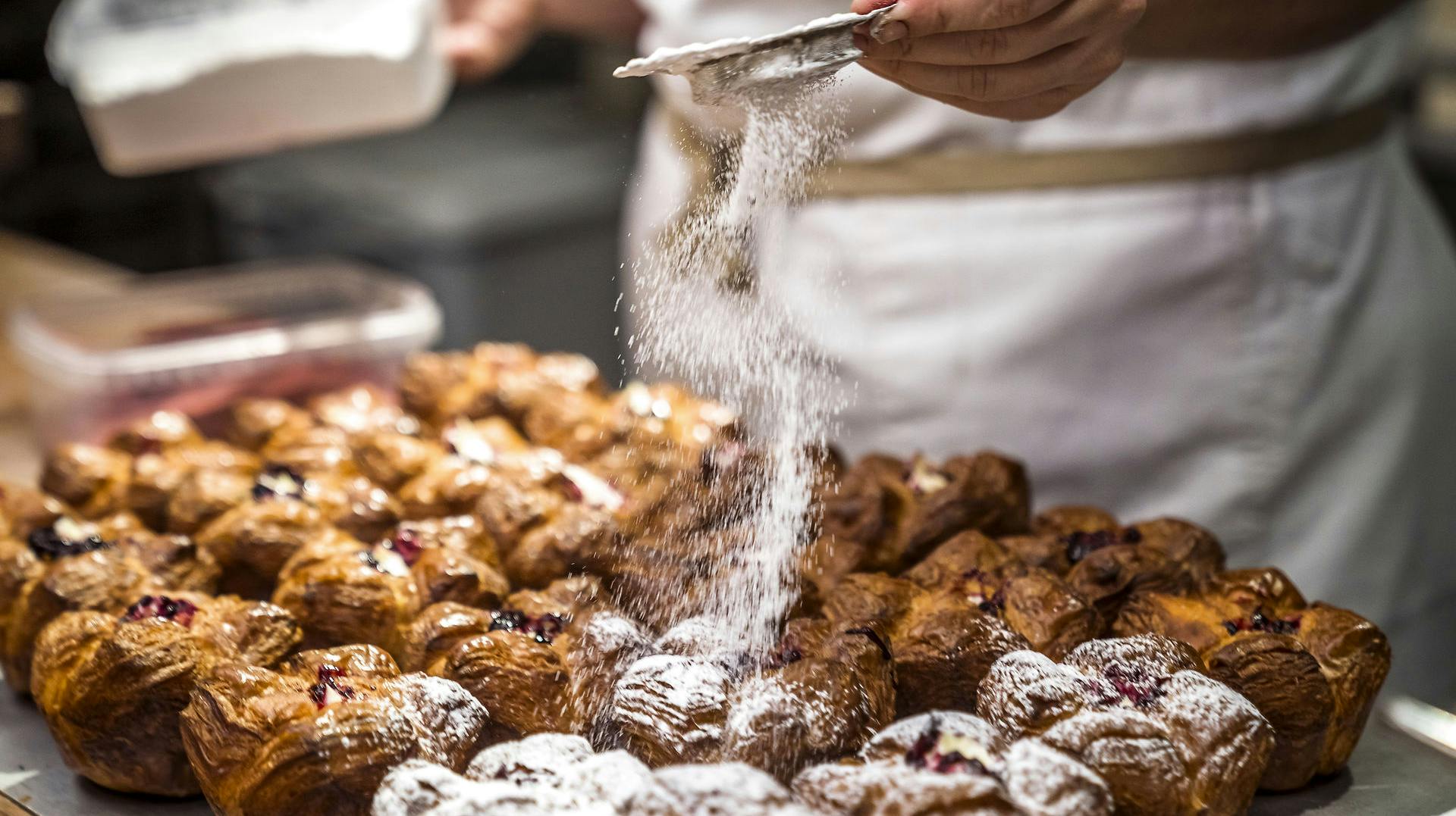 De høje priser får nu konsekvenser for landets bagerier og deres kunder.