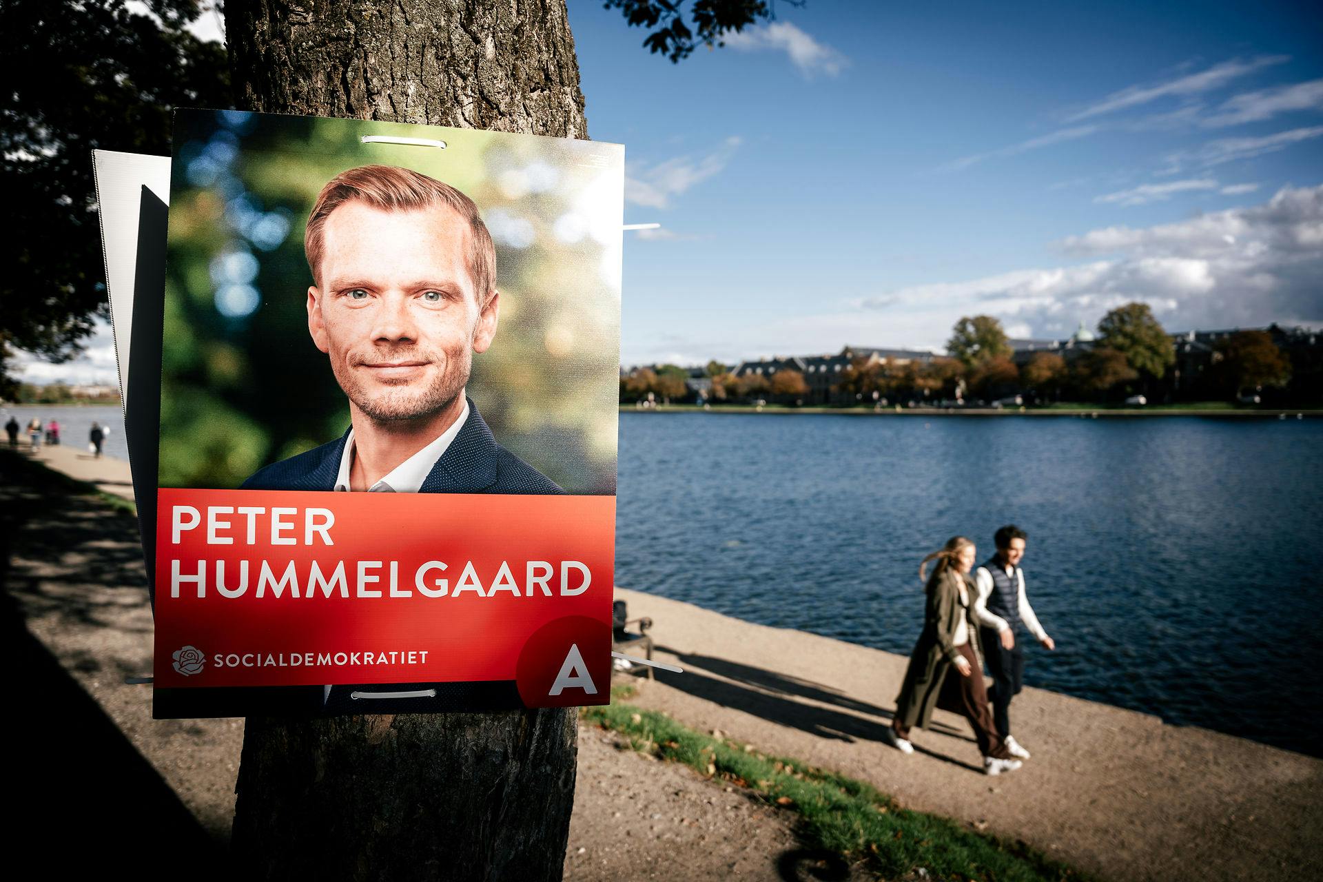 Ifølge Politiken kan Peter Hummelgaard ikke se noget problem i sit valgtrick. Så længe vælgerne stemmer på en socialdemokrat, er de ikke blevet snydt, mener han.