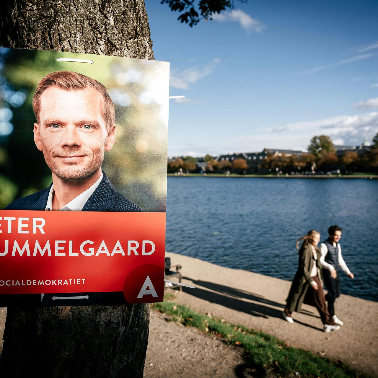 Ifølge Politiken kan Peter Hummelgaard ikke se noget problem i sit valgtrick. Så længe vælgerne stemmer på en socialdemokrat, er de ikke blevet snydt, mener han.