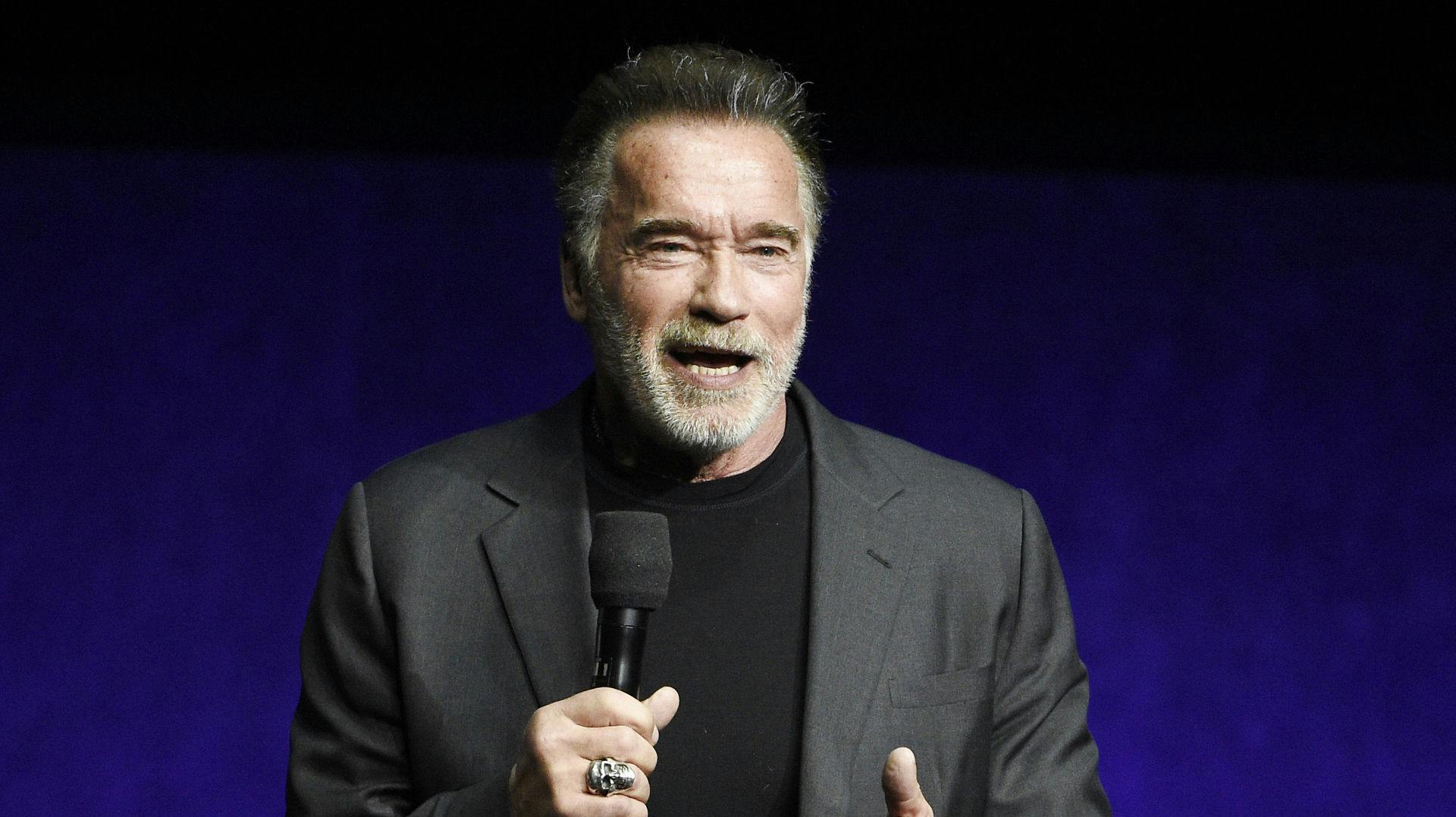 Det er bestemt ikke billigt at hyre Arnold Schwarzenegger som sin personlige træner.