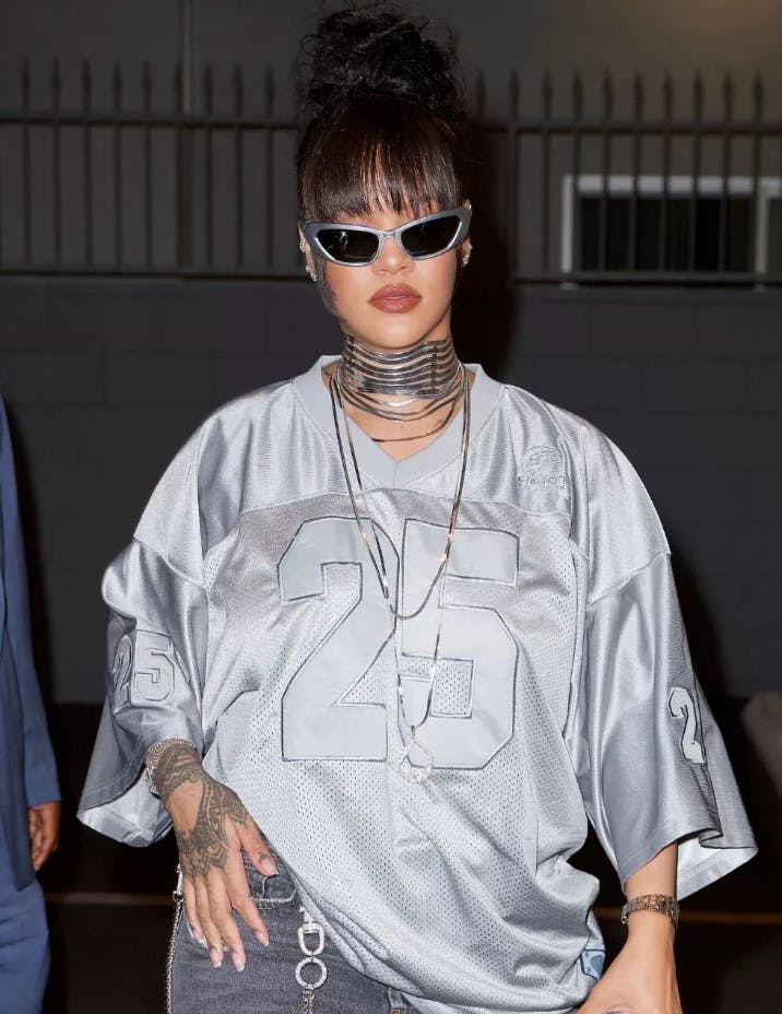 De nyeste billeder af Rihanna er knipset af hendes huspaparazzi - ja, for sådan en har man, når man er en af verdens største stjerner - Miles Diggs, der også lagde fotobyline til hendes ikoniske billeder fra Harlem med babybulen. 