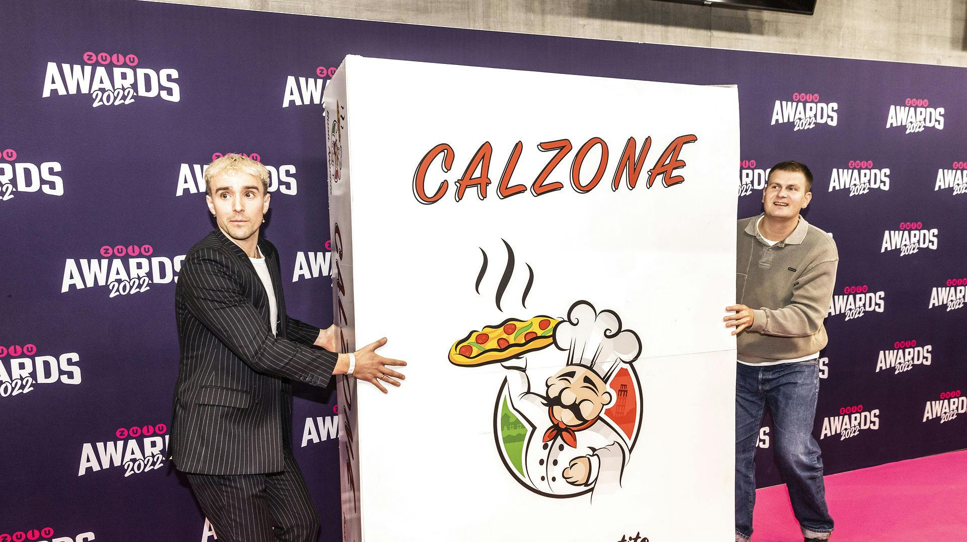 "Lidt til Lægterne" har lavet en ny sang. Denne gang med noget mere dystert fokus.