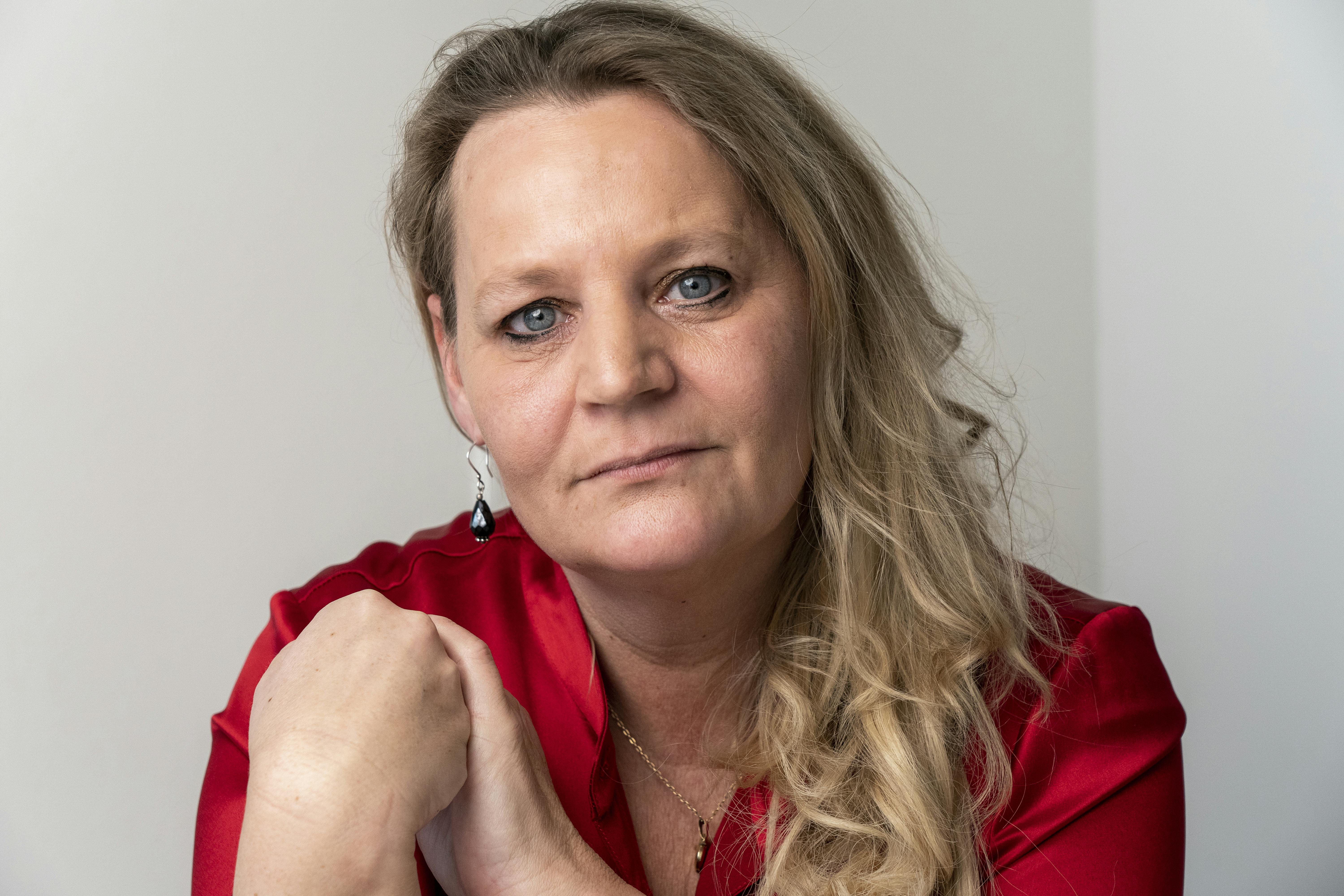 Karina Adsbøl har sat sin valgkamp på standby. Sønnen er vigtigere.