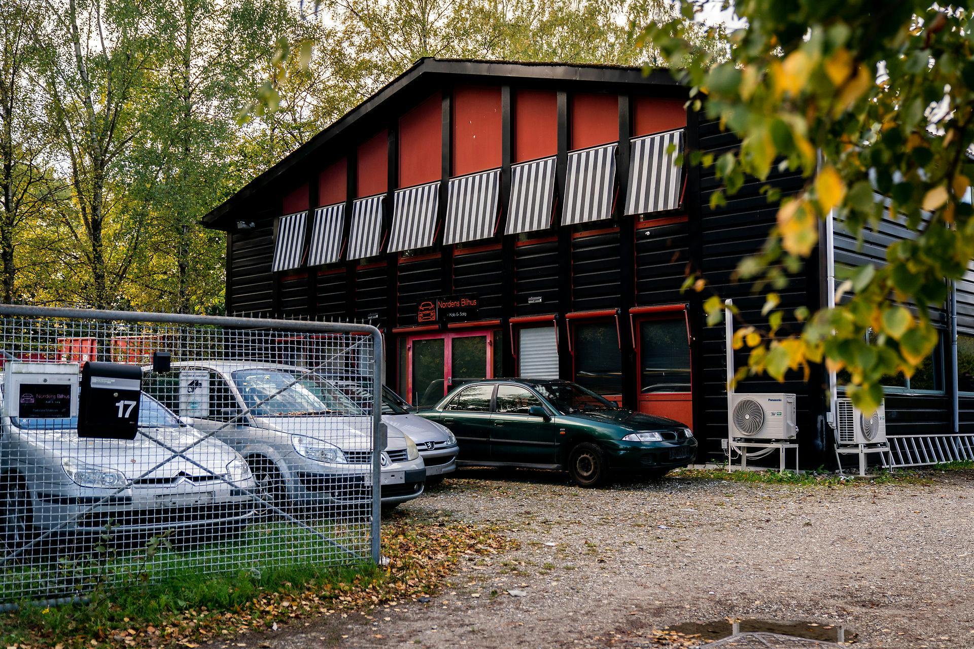 Rockerborg? Tjaaaah, der har været holdt nogle bandefester, men det har politiet fået under kontrol. I dag er rockerne derfor helt ude af kvarteret.