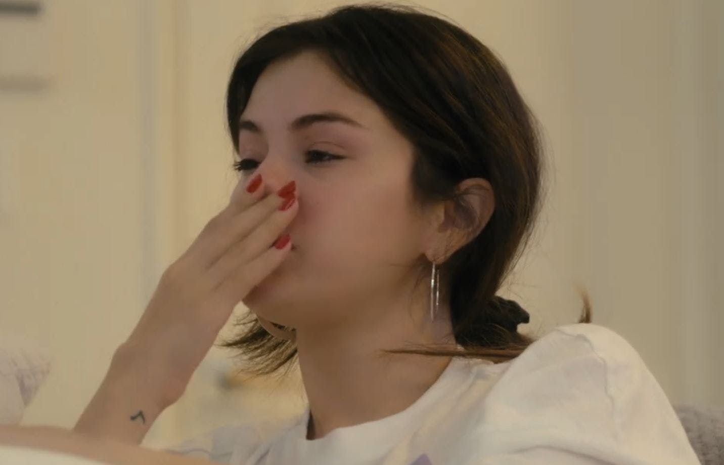 Selena Gomez lader tårerne løbe i ny dokumentarfilm.
