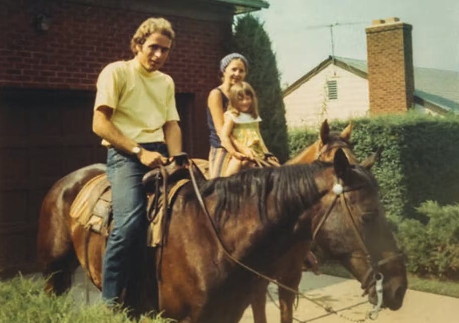 I flere år levede Molly Kendall sammen med sin far, Ted Bundy.