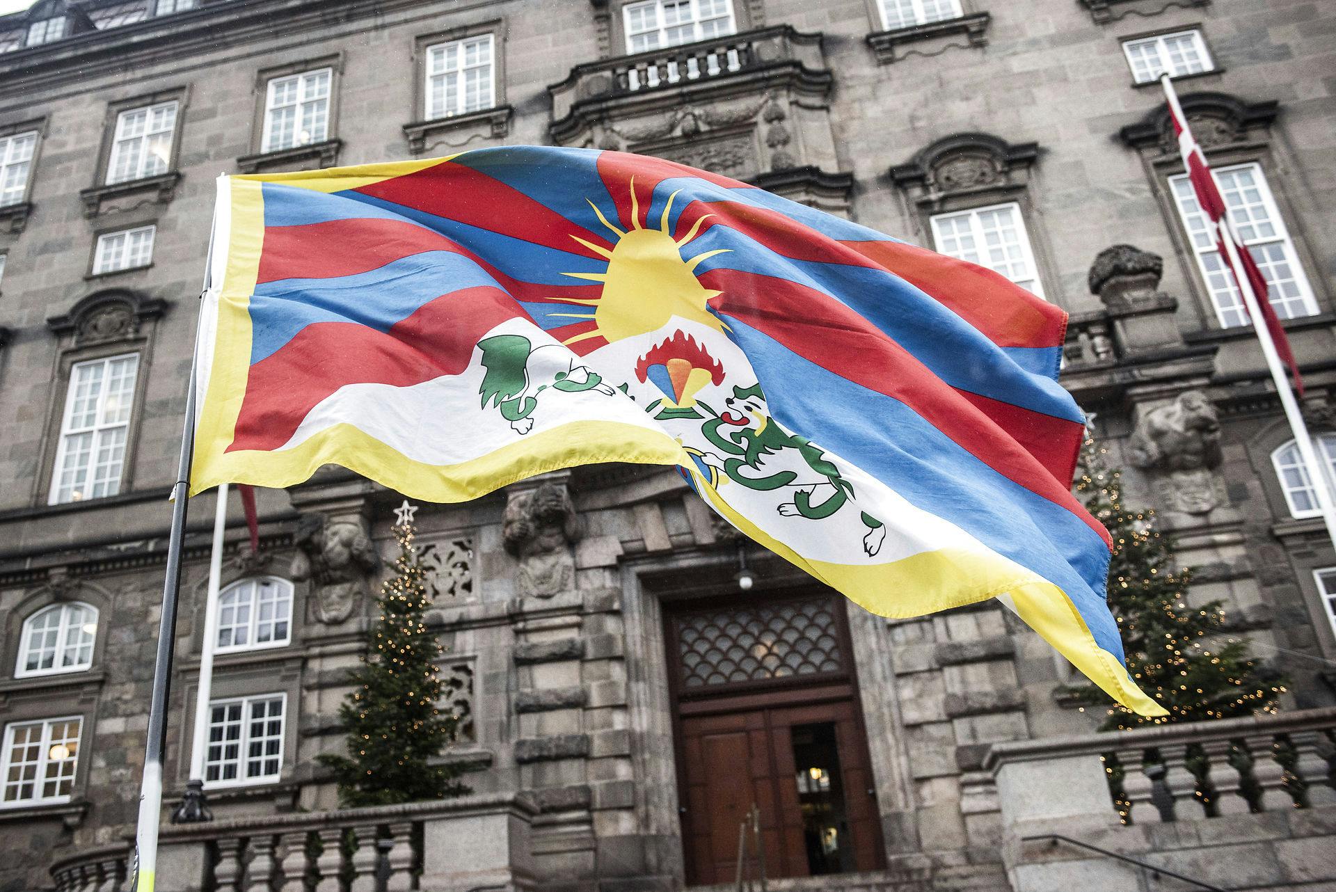 To politiledere beskyldes for at have talt usandt for retten i forbindelse med den meget omtalte Tibet-sag.