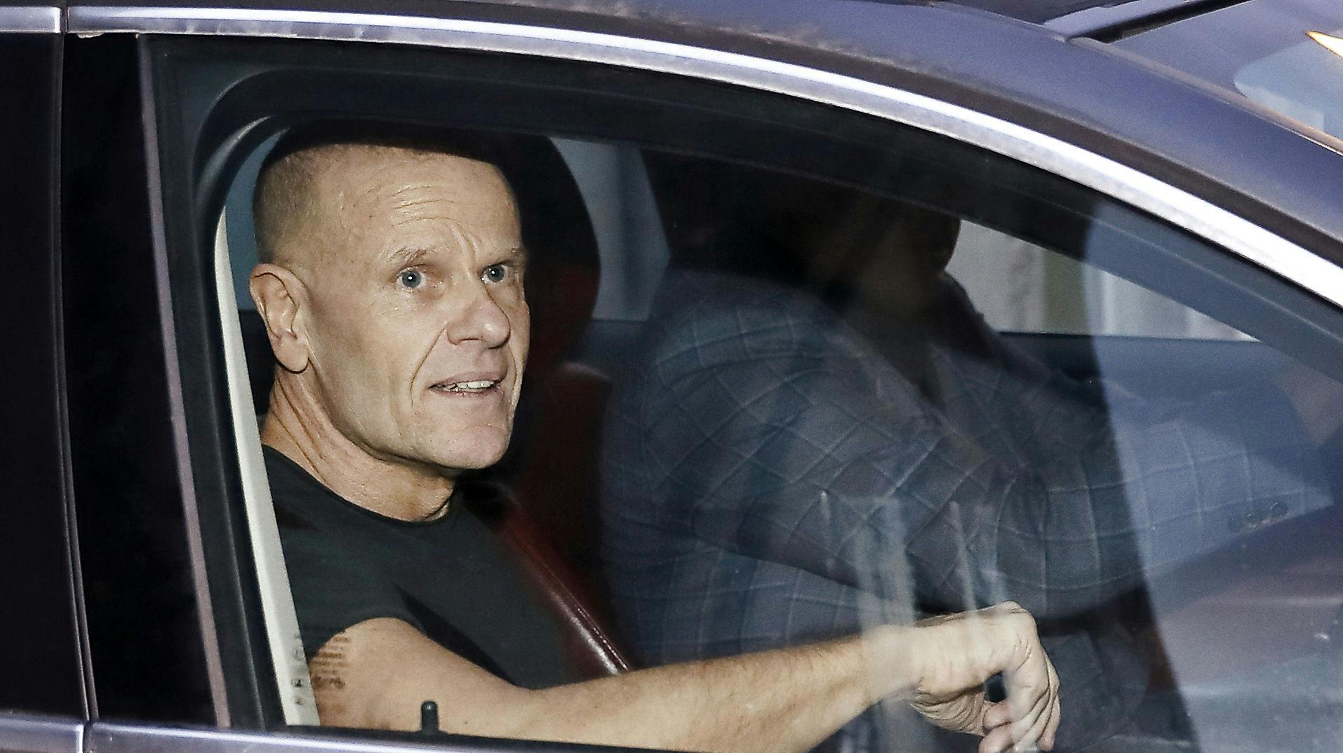 Her ses Lars Findsen, da han tidligere i år blev løsladt fra arresten i Hillerød. Han er dog ikke sluppet af krogen - forude venter en retssag, der kan sende ham tilbage i fængslet.