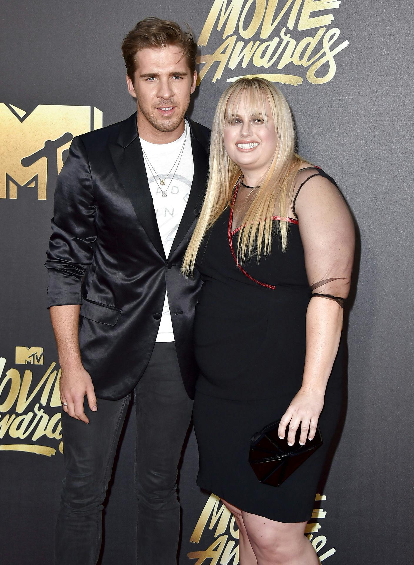 Hugh Sheridan ses her med en anden australsk skuespiller, nemlig Rebel Wilson.