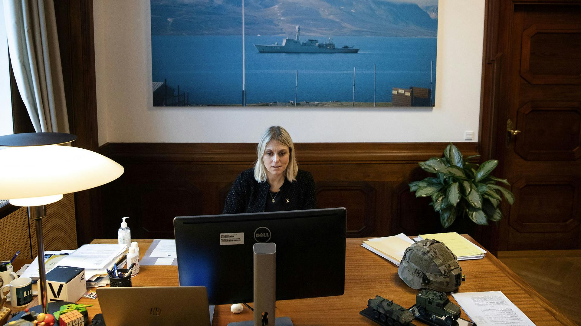 Den nu tidligere forsvarsminister Trine Bramsen (S) forlod sit kontor med et eftermæle, der ikke er specielt flatterende.