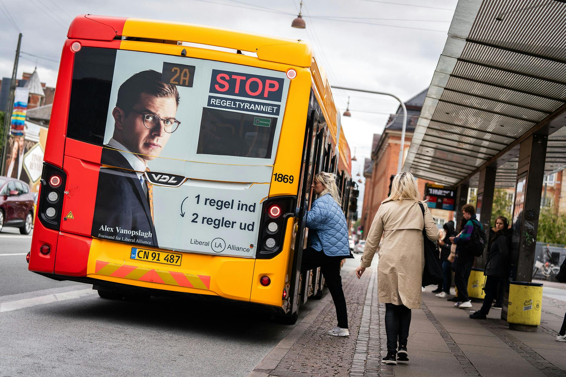 Alex Vanopslagh vil have reglerne hen, hvor peberet gror. Men indtil det sker, skal han i gang med at lære at overholde dem selv.