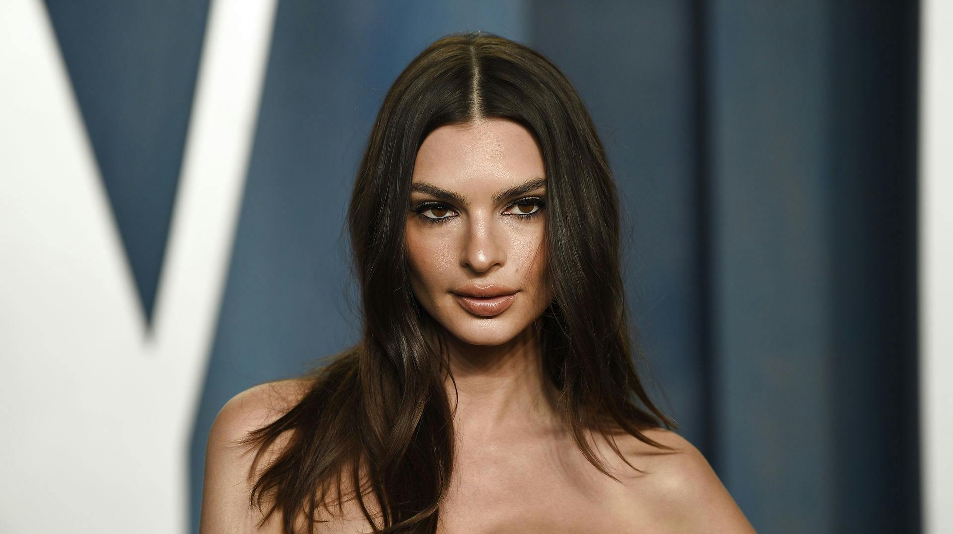 Emily Ratajkowski er godt i gang med at komme videre fra sin utro eksmand.