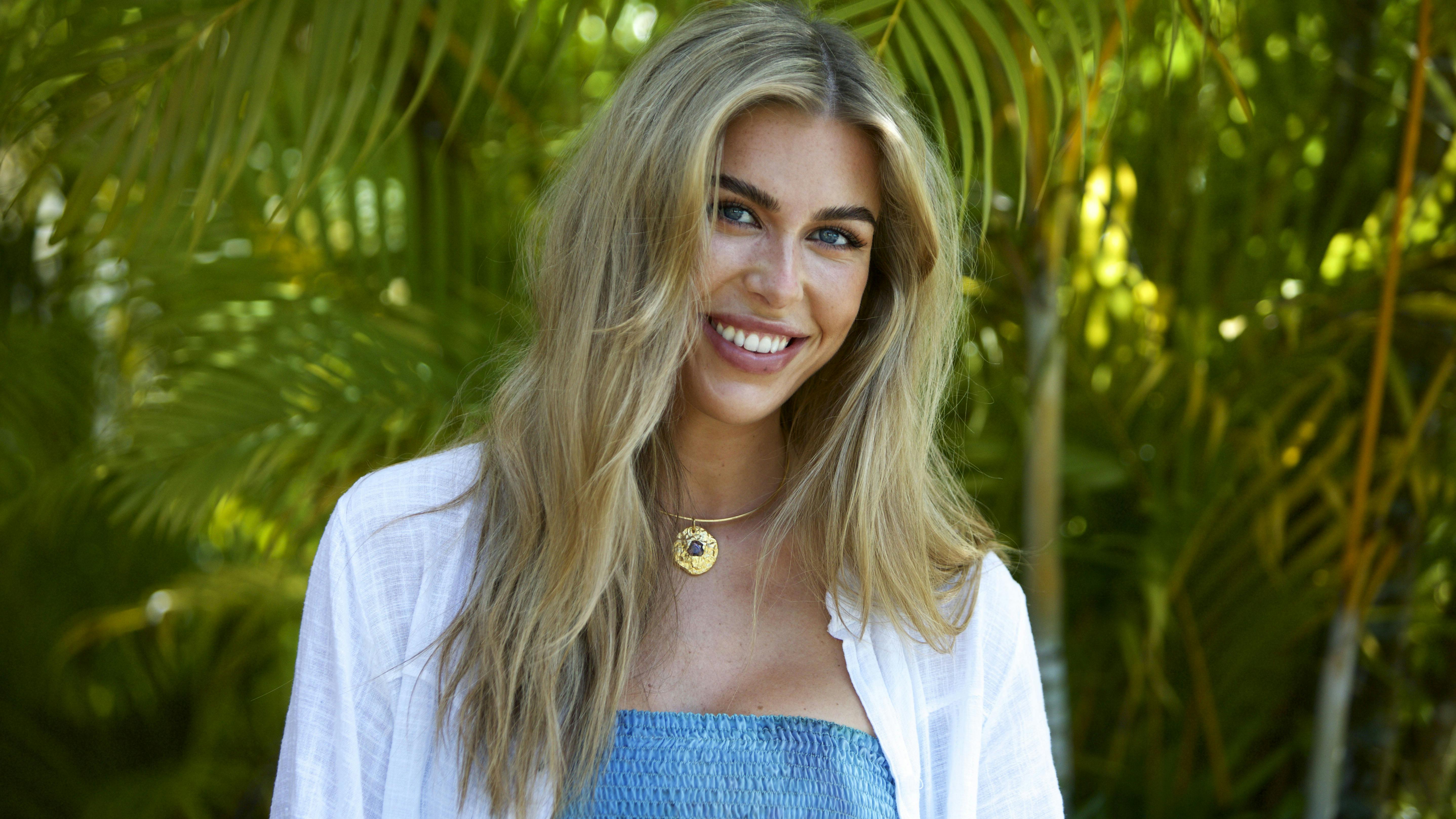 Det var ikke just kendisser, som Frida B. faldt for, da hun oprettete en profil på datingapp'en.