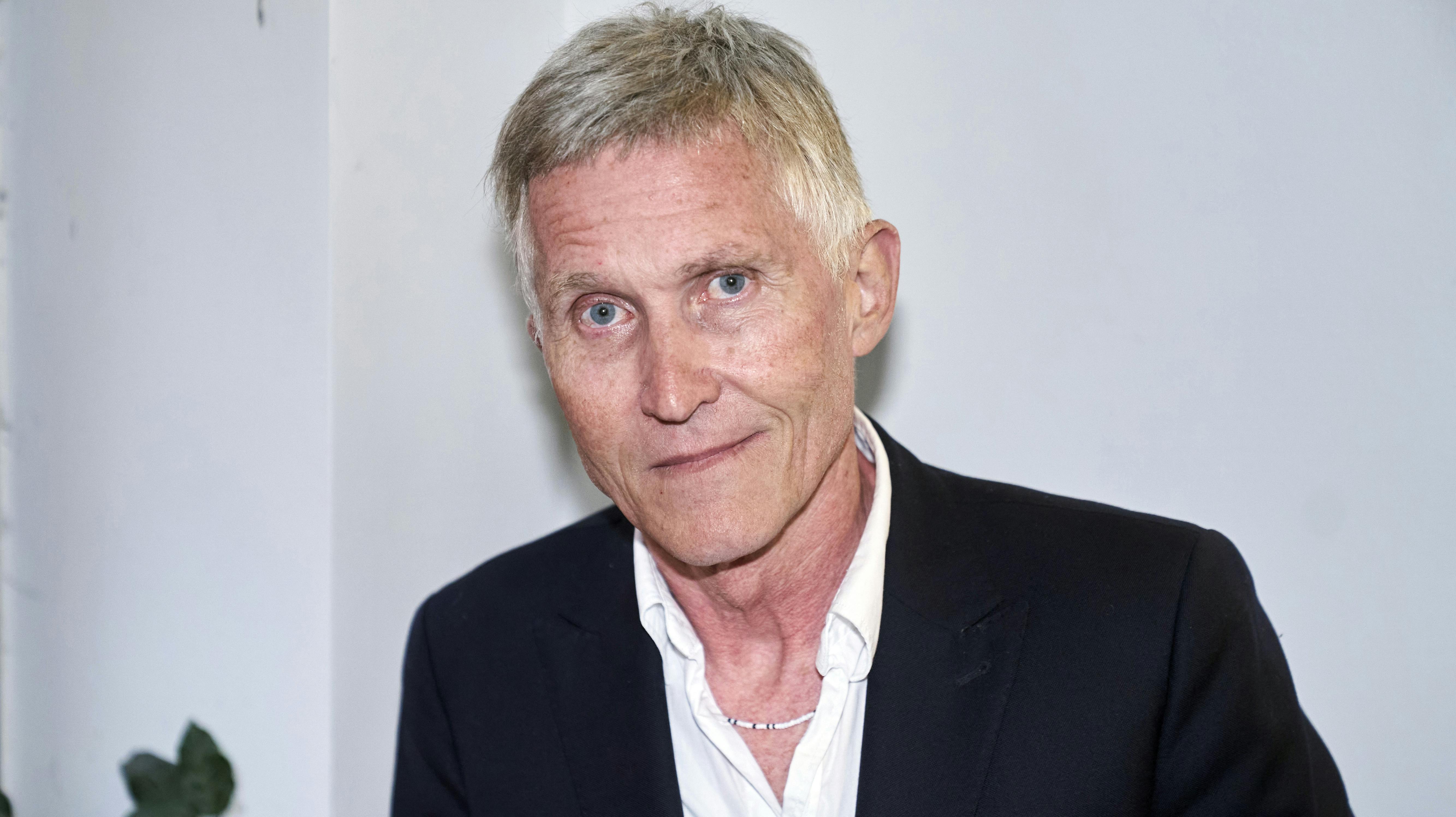 Brian Holm fortæller, at han har fået stille et ultimatum af Eurosport.
