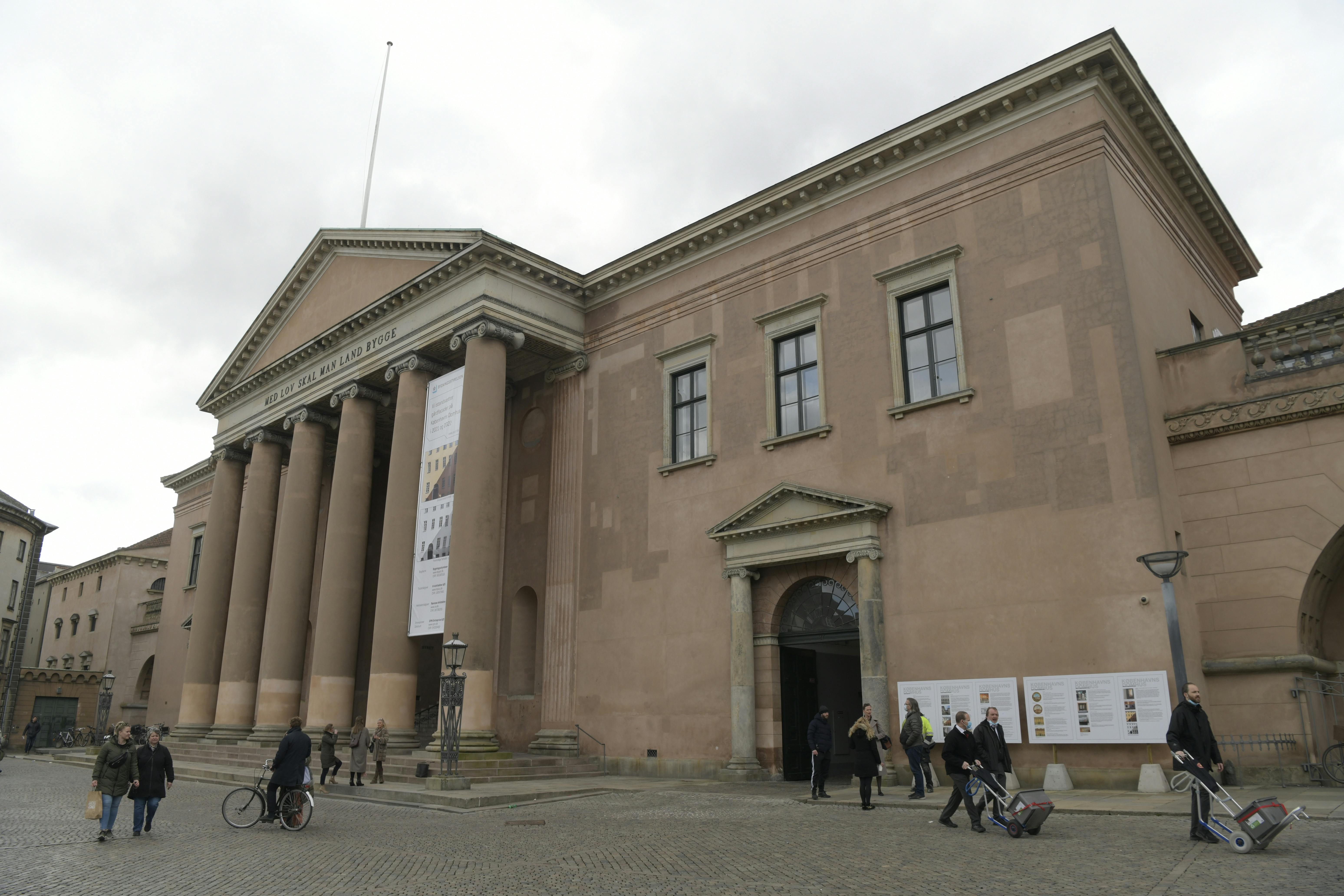 En svensk kvinde blev i dag anklaget for hvidvask af særlig grov karakter i Københavns Byret.