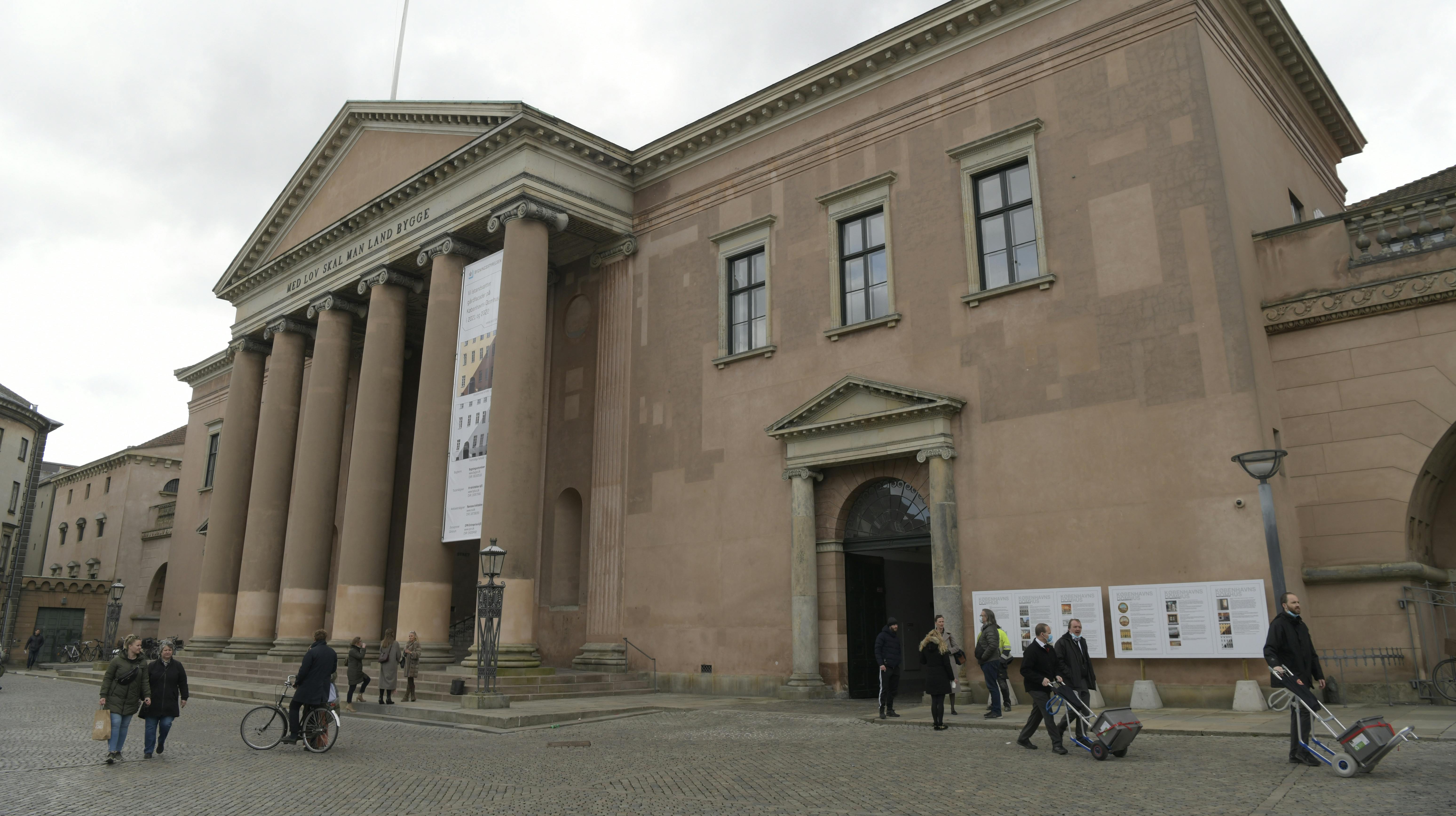 En svensk kvinde blev i dag anklaget for hvidvask af særlig grov karakter i Københavns Byret.