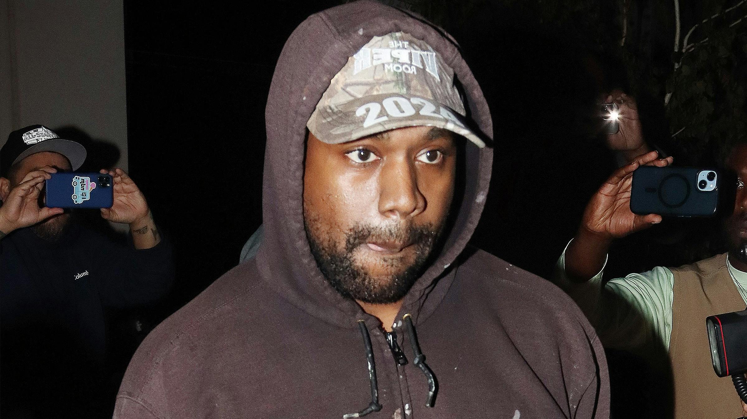 Kanye West er blevet sammenlignet med Hitler, efter han holdt en slags pressemøde, der tog noget af en drejning, efter sin datters basketballkamp. nbsp;