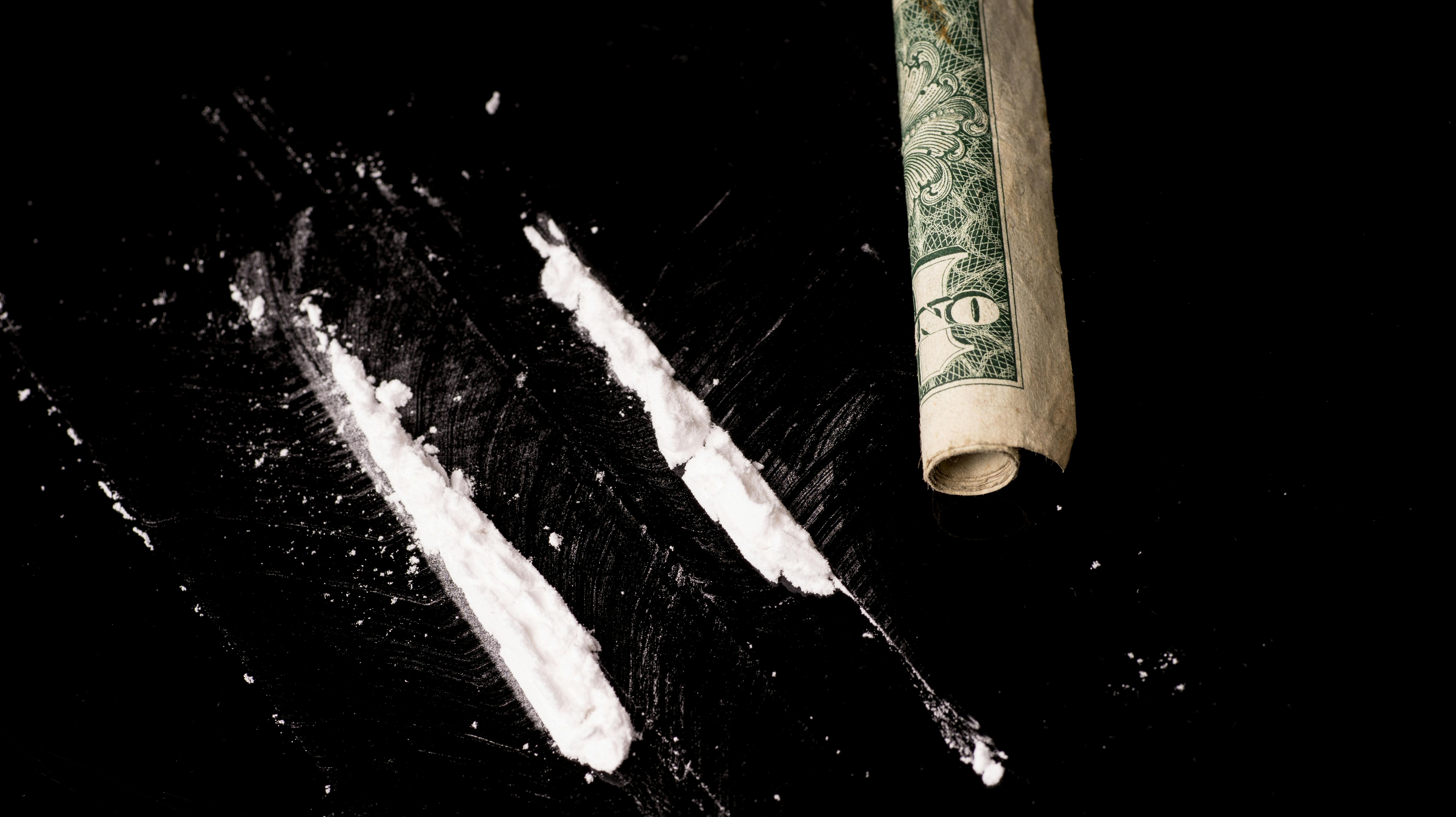 En mand dræbte i 2018 en kvinde ved at drysse kokain på sin penis, før de havde sex. Året efter blev manden idømt ni års fængsel for mordet, og nu har han også tabt en sag om erstatning.