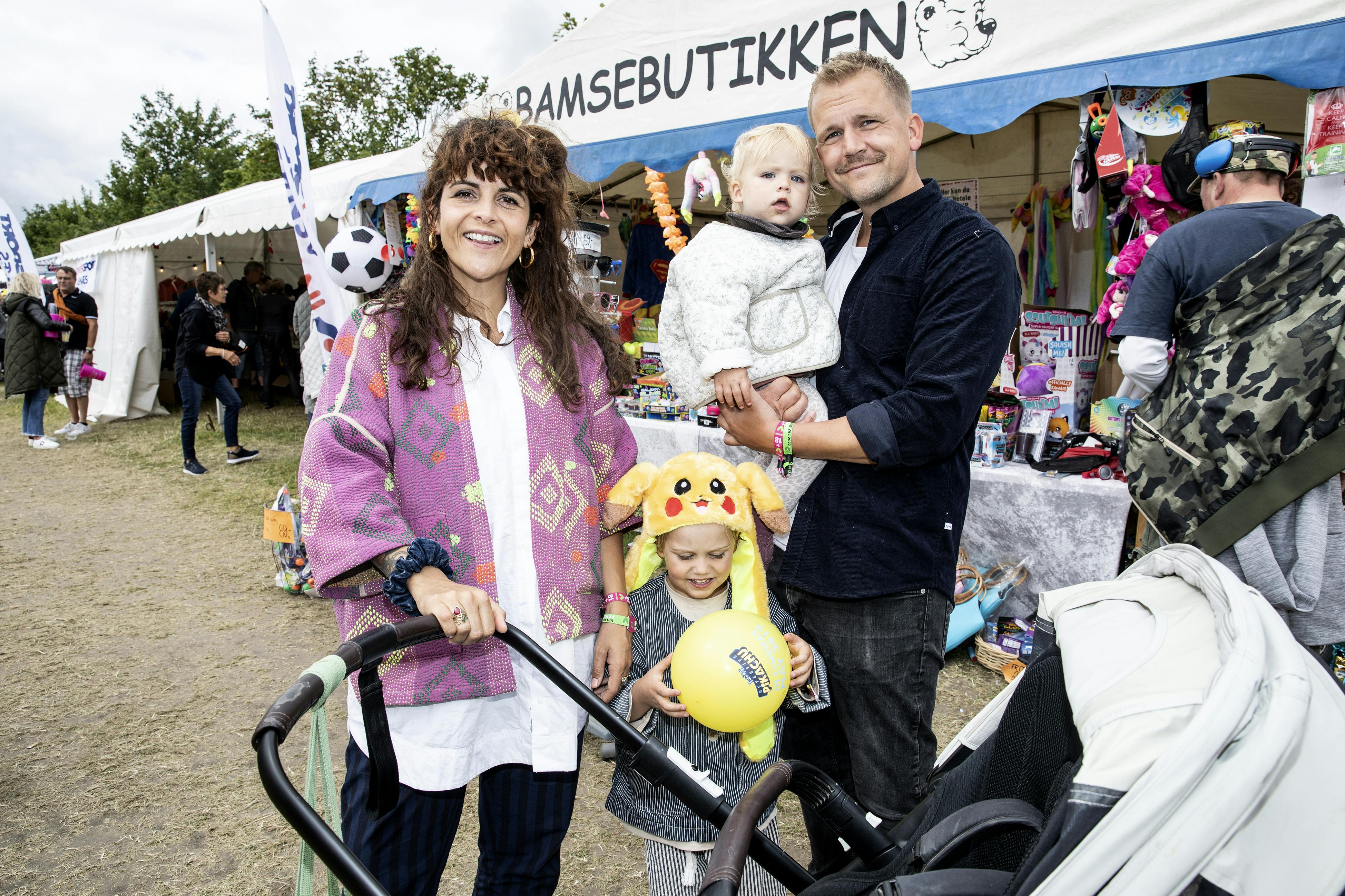 Petra Nagel med hele sin familie, kæresten Asbjørn Munk og børnene Pelle-Emil og Rosa på henholdsvis fire og et år.