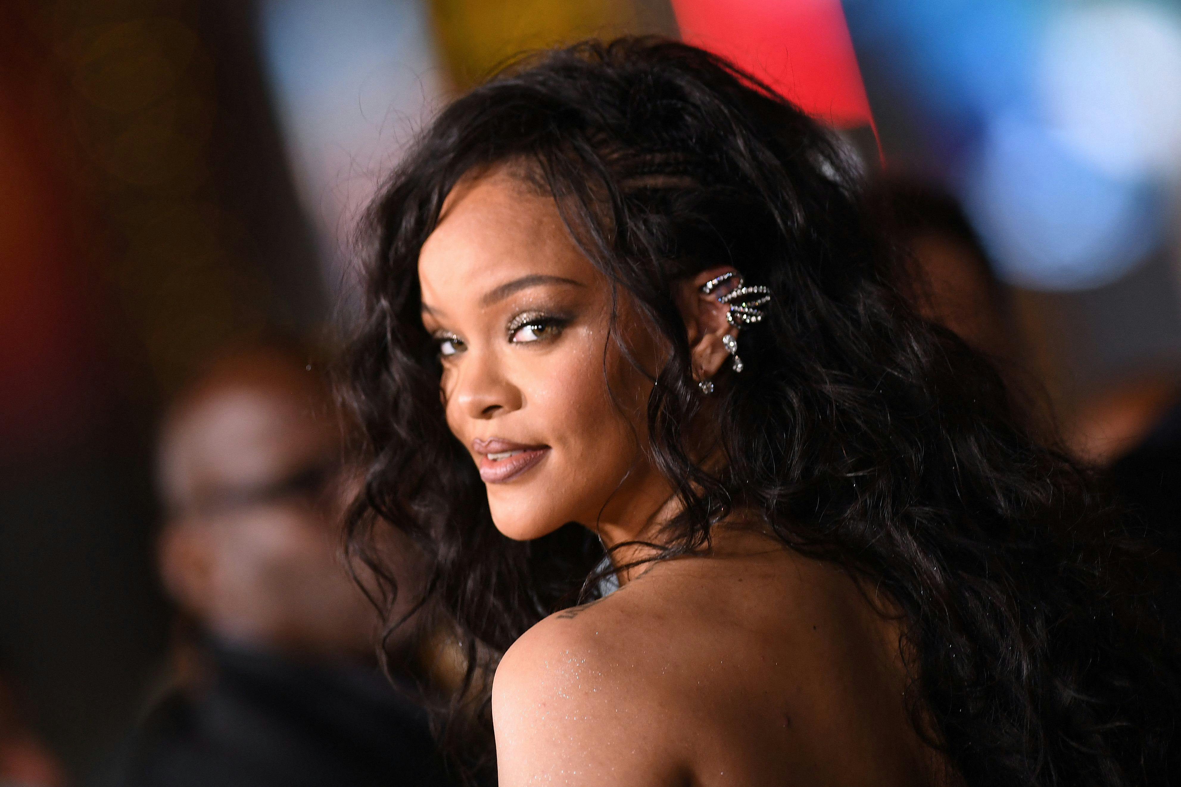 Sangerinden Rihanna var også med til Marvel-premieren på "Black Panther: Wakanda Forever" ved Dolby Theatre i Hollywood onsdag. Her blev fans sikre i deres formodninger og forhåbninger: Rihanna er endelig tilbage.&nbsp;