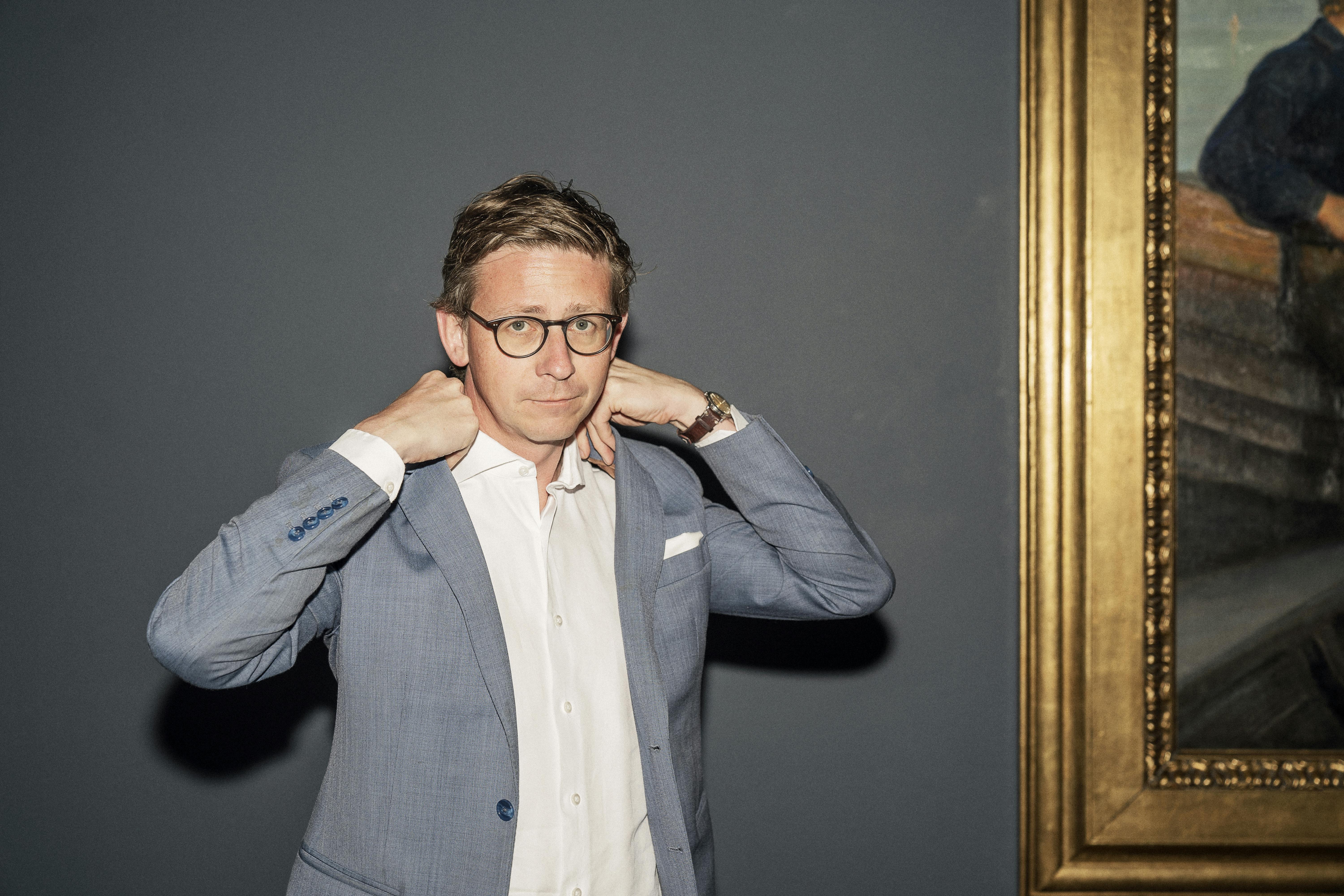 Karsten Lauritzen italesatte selv sin grænseoverskridende adfærd, og derved kunne han blive på sin plads i Venstre. 