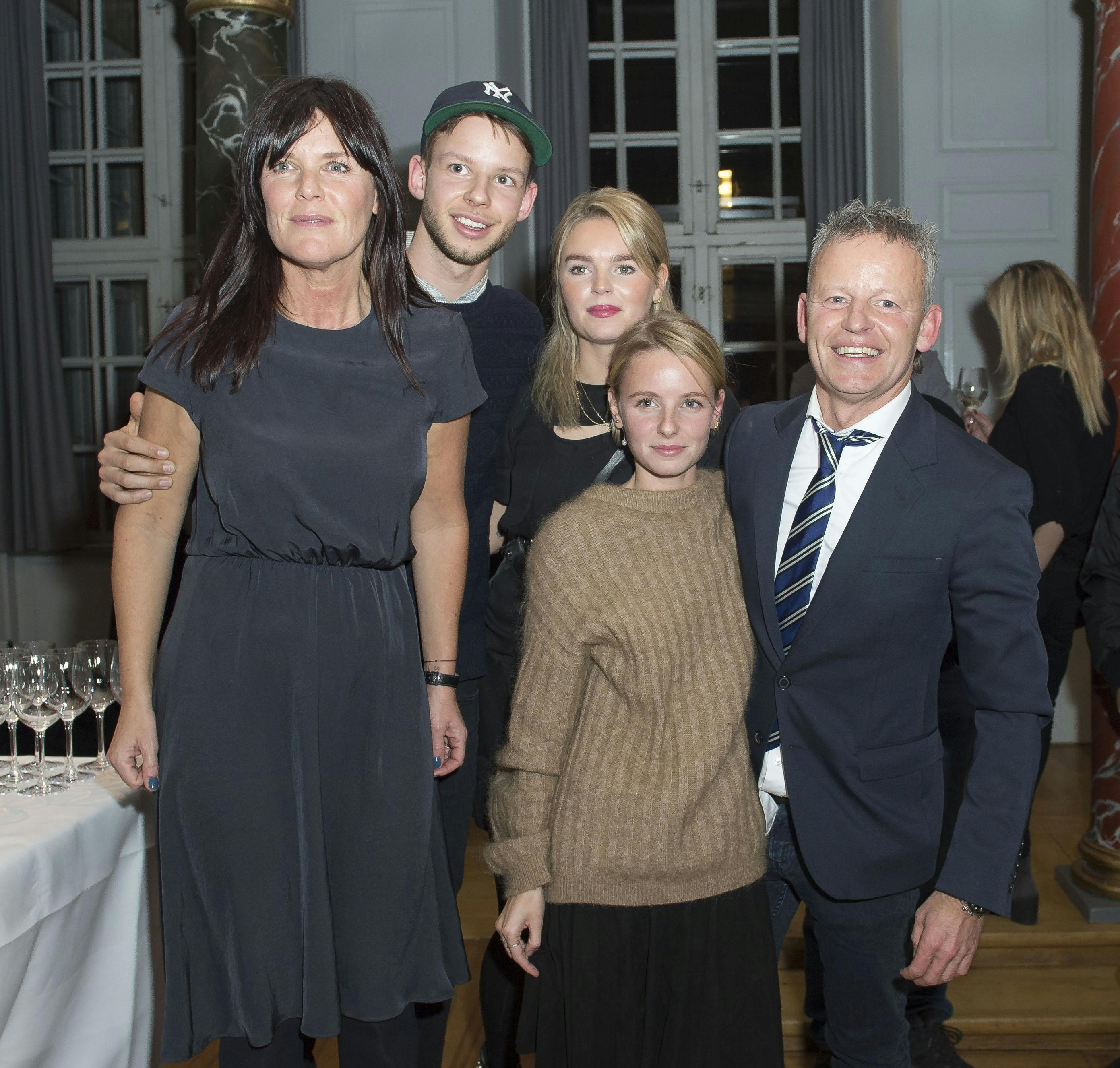 Christina Ibsen er mor til børnene Sofia, Oscar og Laura, som hun har sammen med Bubber.&nbsp;
