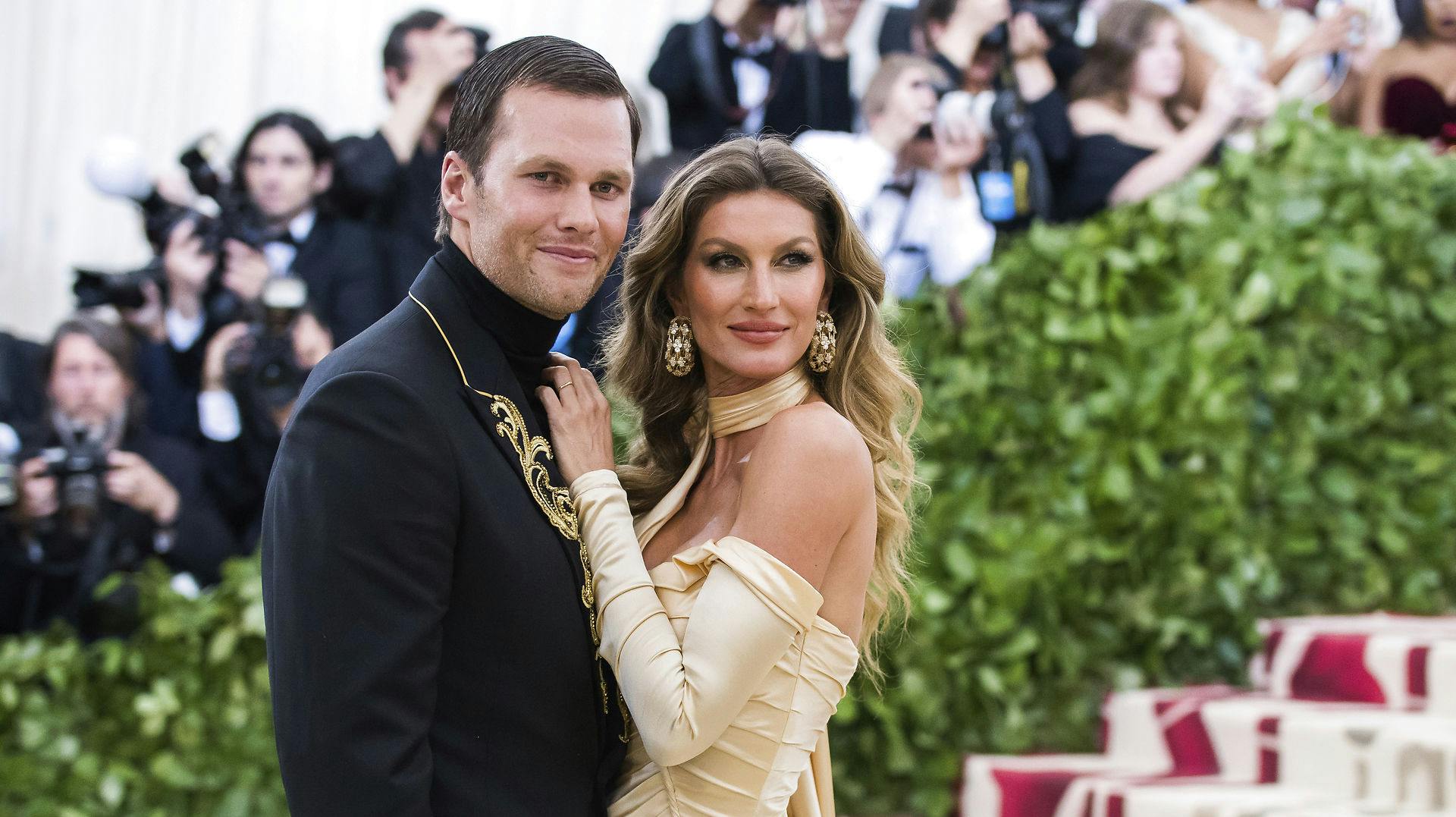 Tom Brady og Gisele Bündchen er officielt blevet skilt.