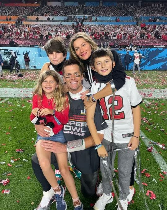 Brady-familien, da lykken fortsat var intakt.
