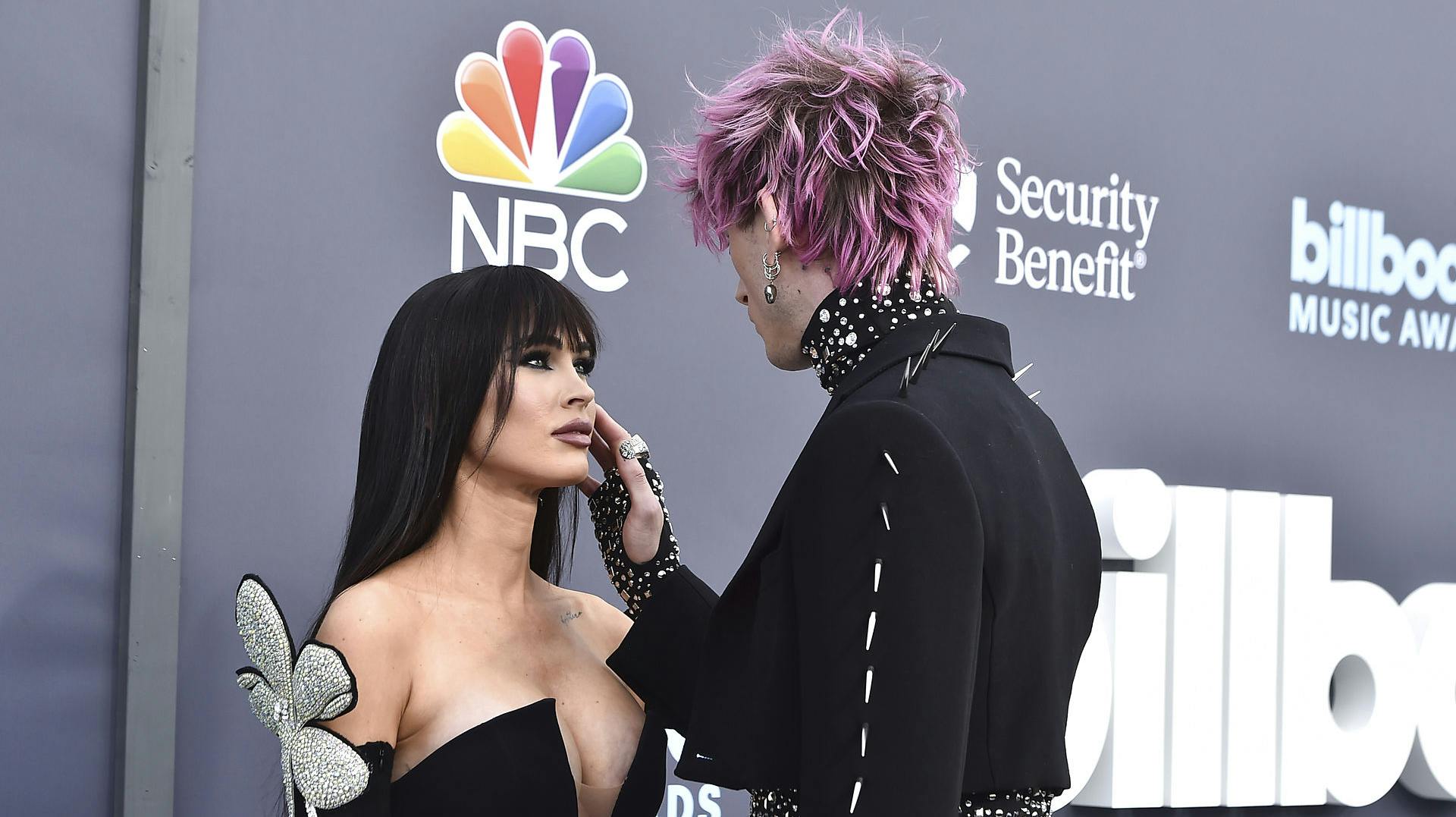 Megan Fox og Machine Gun Kelly giver den hele armen til dette års Halloween.
