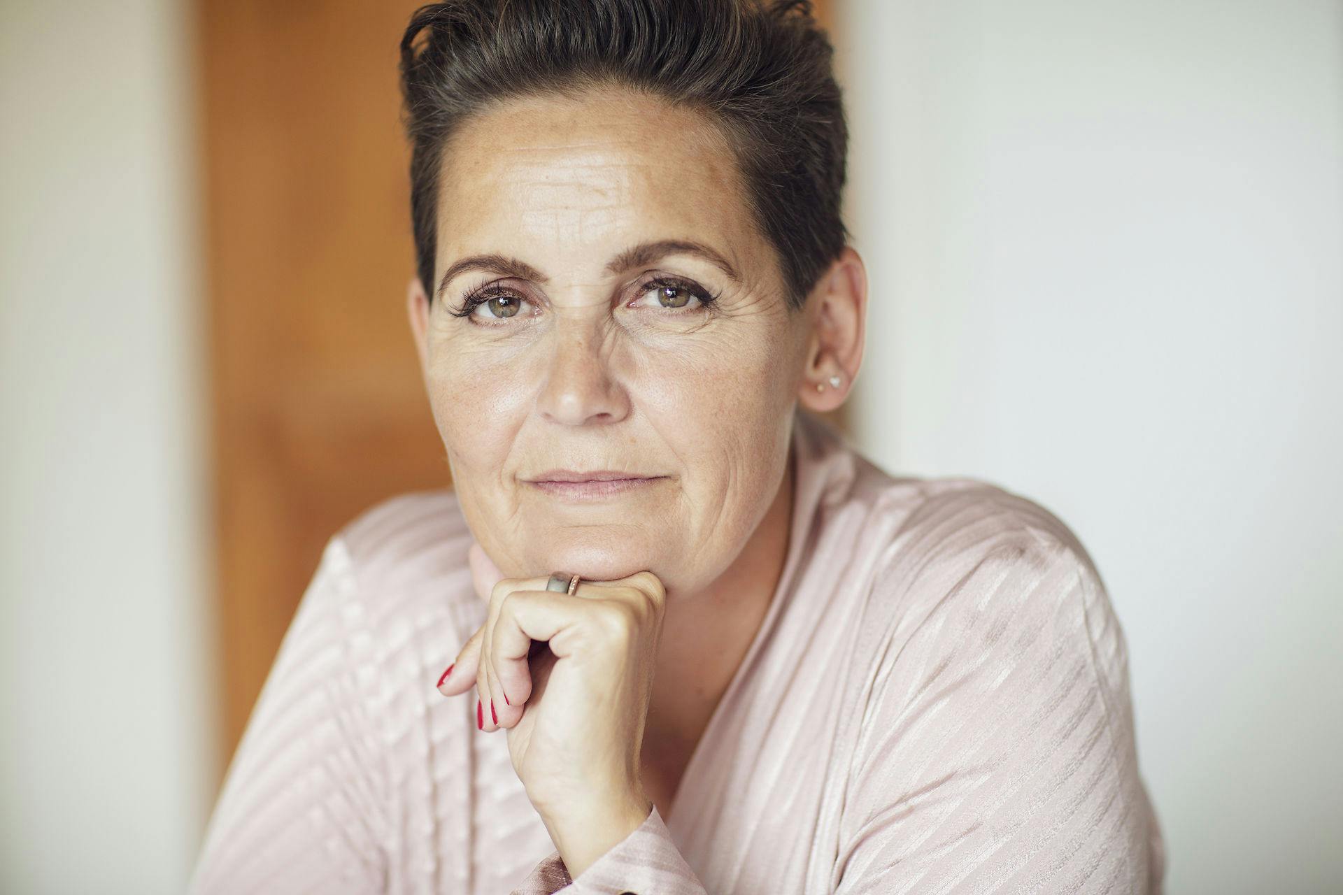 Pia Olsen Dyhr, 50, taler ud om sin barske barndom i bogen "Jeg er fra Vestegnen".