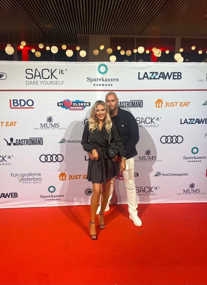 Amanda Palm og Morten Greve på rød løber.