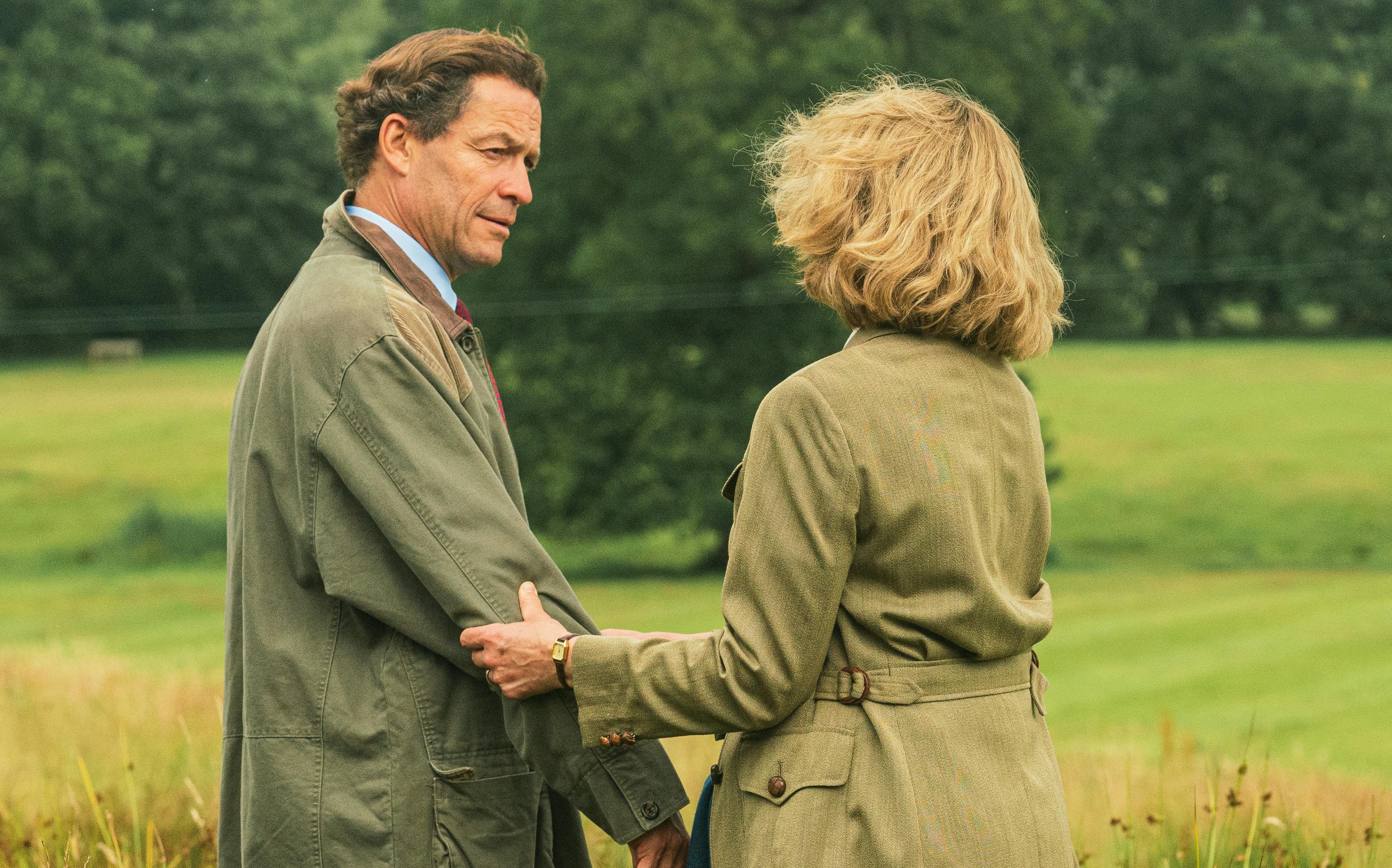 Dominic West og Olivia Williams spiller rollen som prins Charles og Camilla i "The Crown".