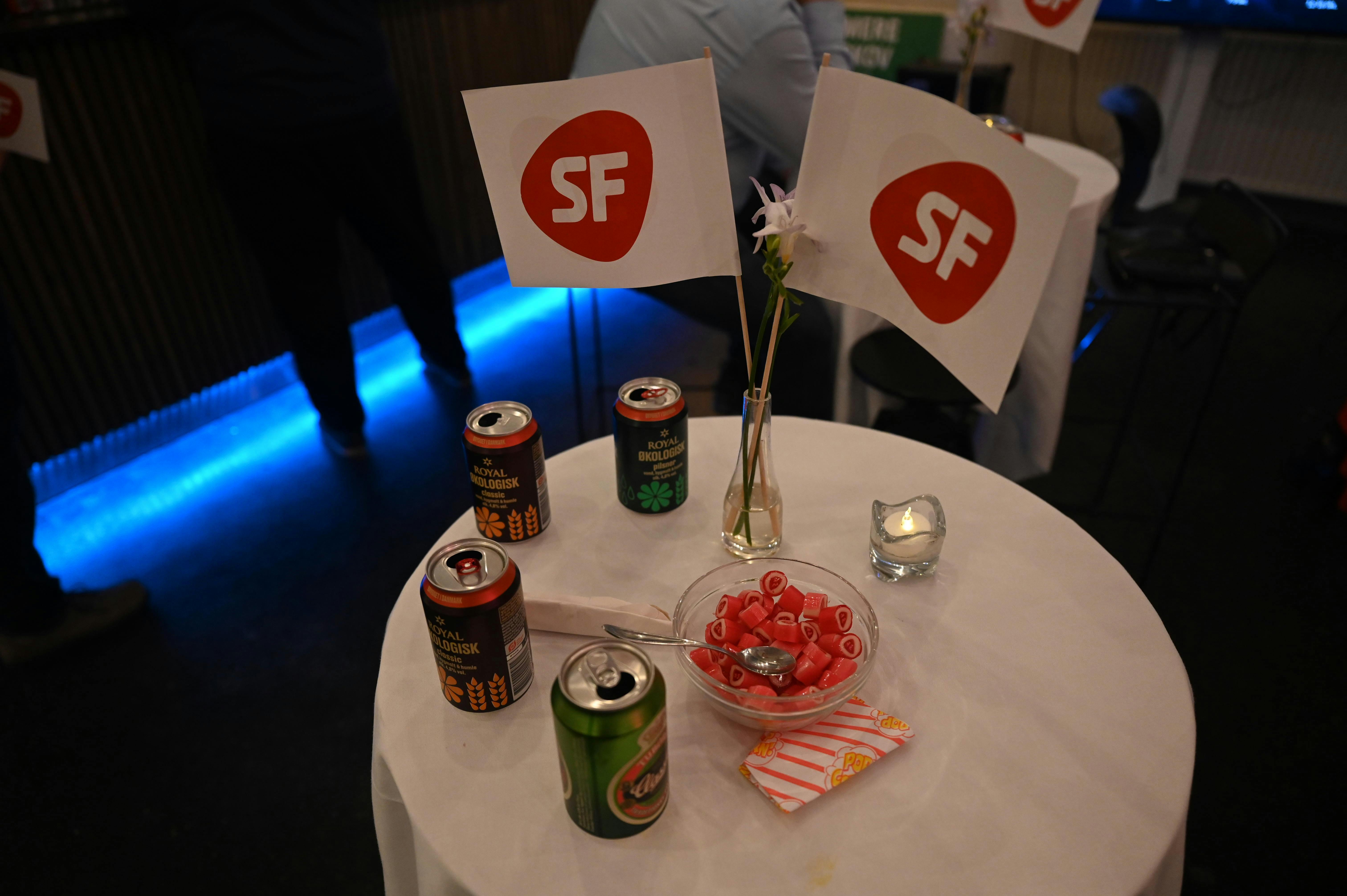 Hos SF er der blandt andet søde bolsjer og dåsebajere