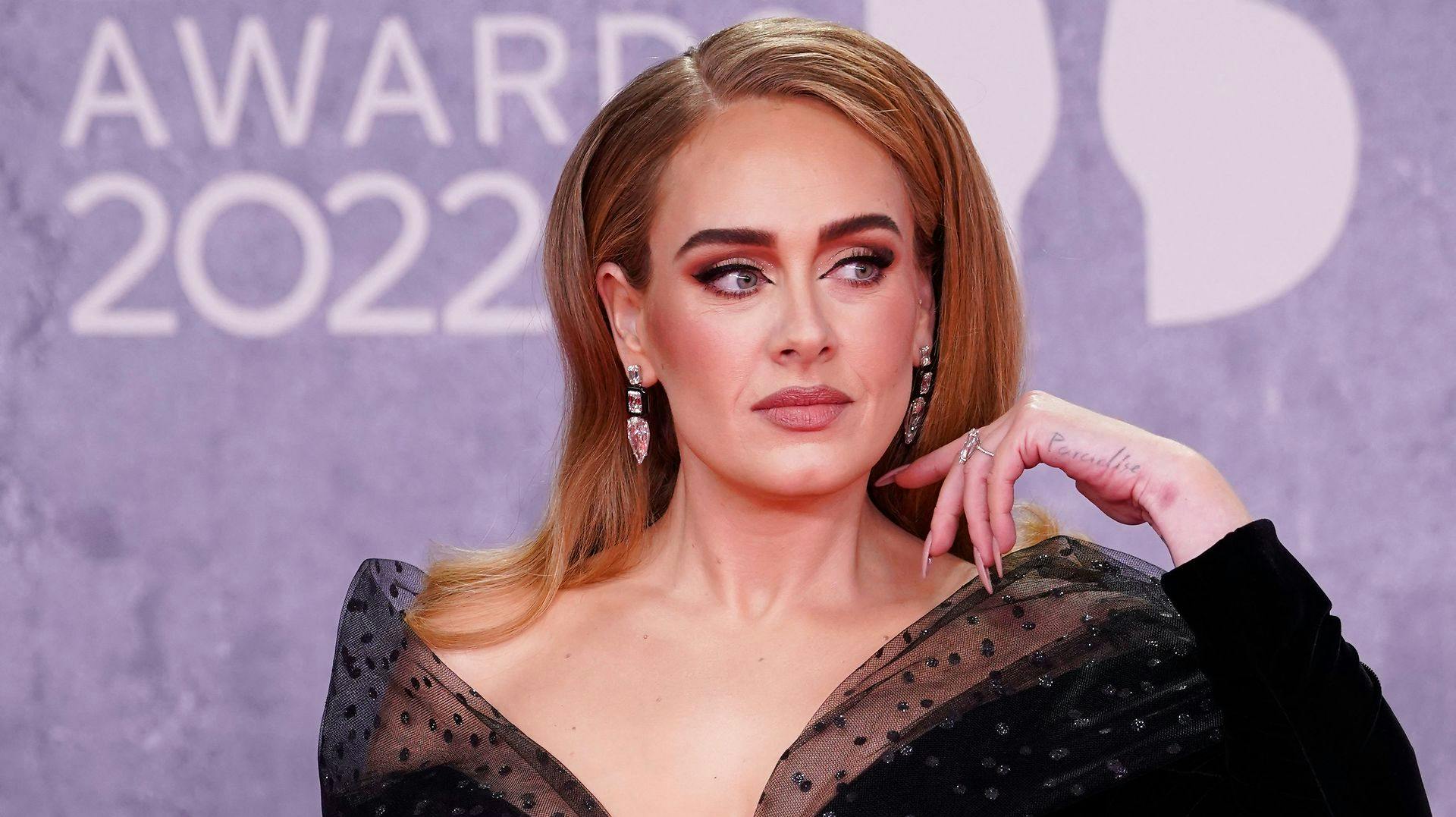 Den britiske sangerinde Adele afslører, hvordan man egentlig udtaler hendes navn.