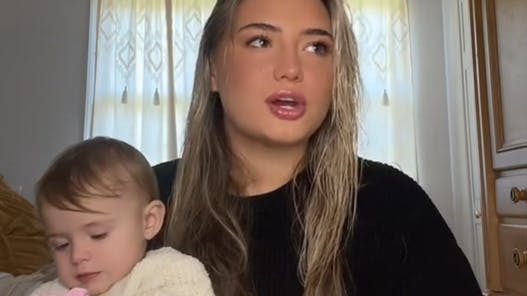 Kayla Simpson havde ifølge hende selv aldrig været tyndere, end lige før hun fødte sin datter. Den studerende mor anede ikke, at hun var gravid indtil 15 minutter før, hun fødte. 