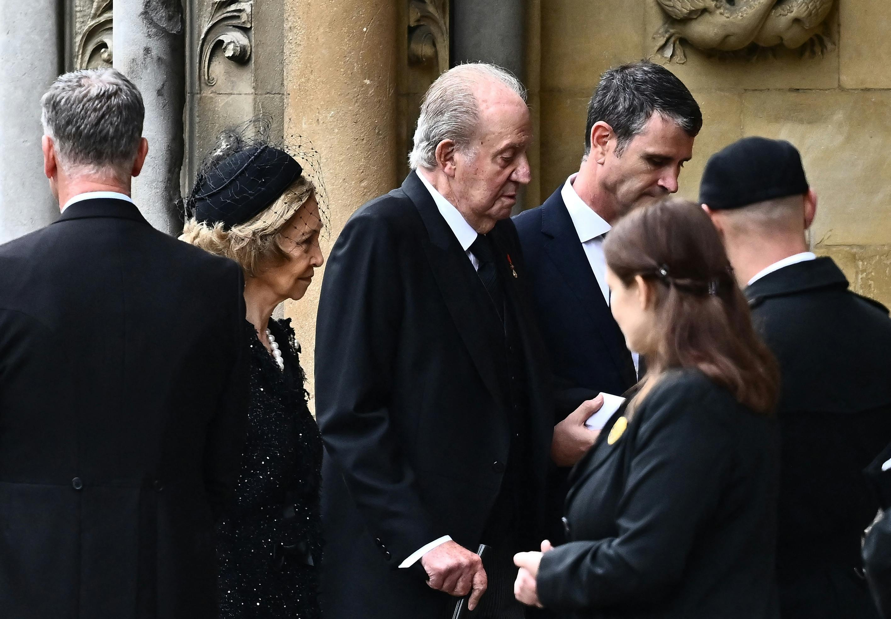 Kong Juan Carlos deltager her ved Dronning Elizabeths begravelse 19. september 2022.
