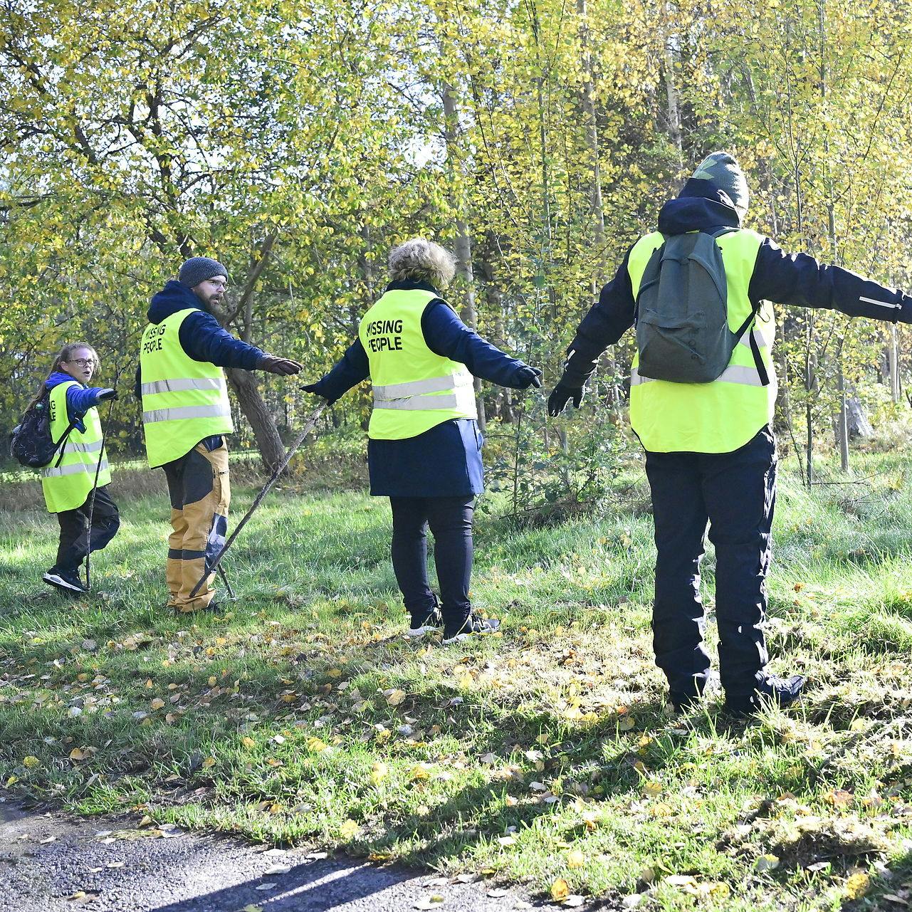 Medlemmer af Missing People deltog i eftersøgningen af kvinden, der forsvandt efter en bytur i midten af oktober. 