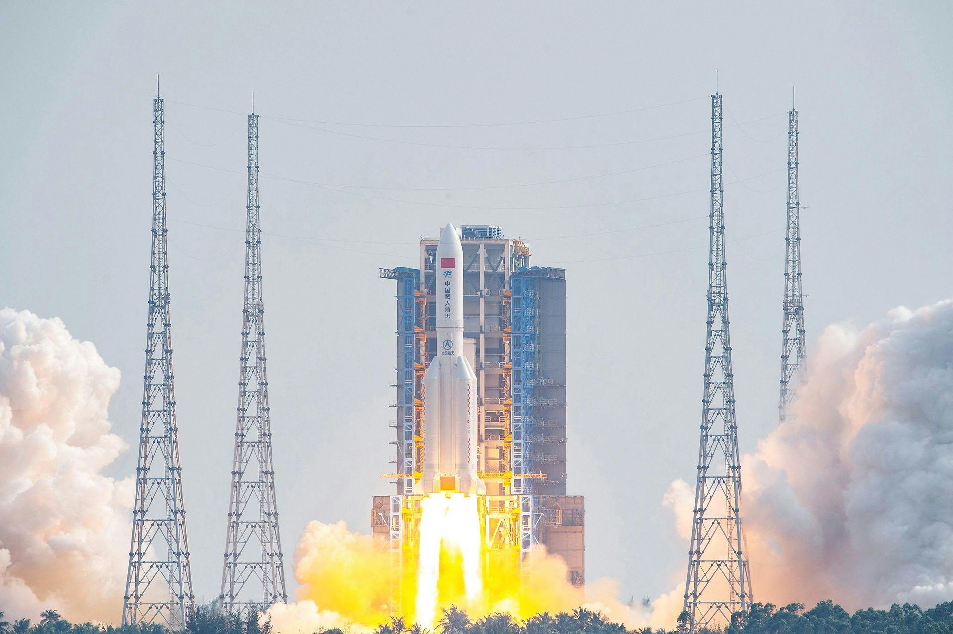 "Long March 5B"-raketten, da den blev sendt op 31. oktober.
