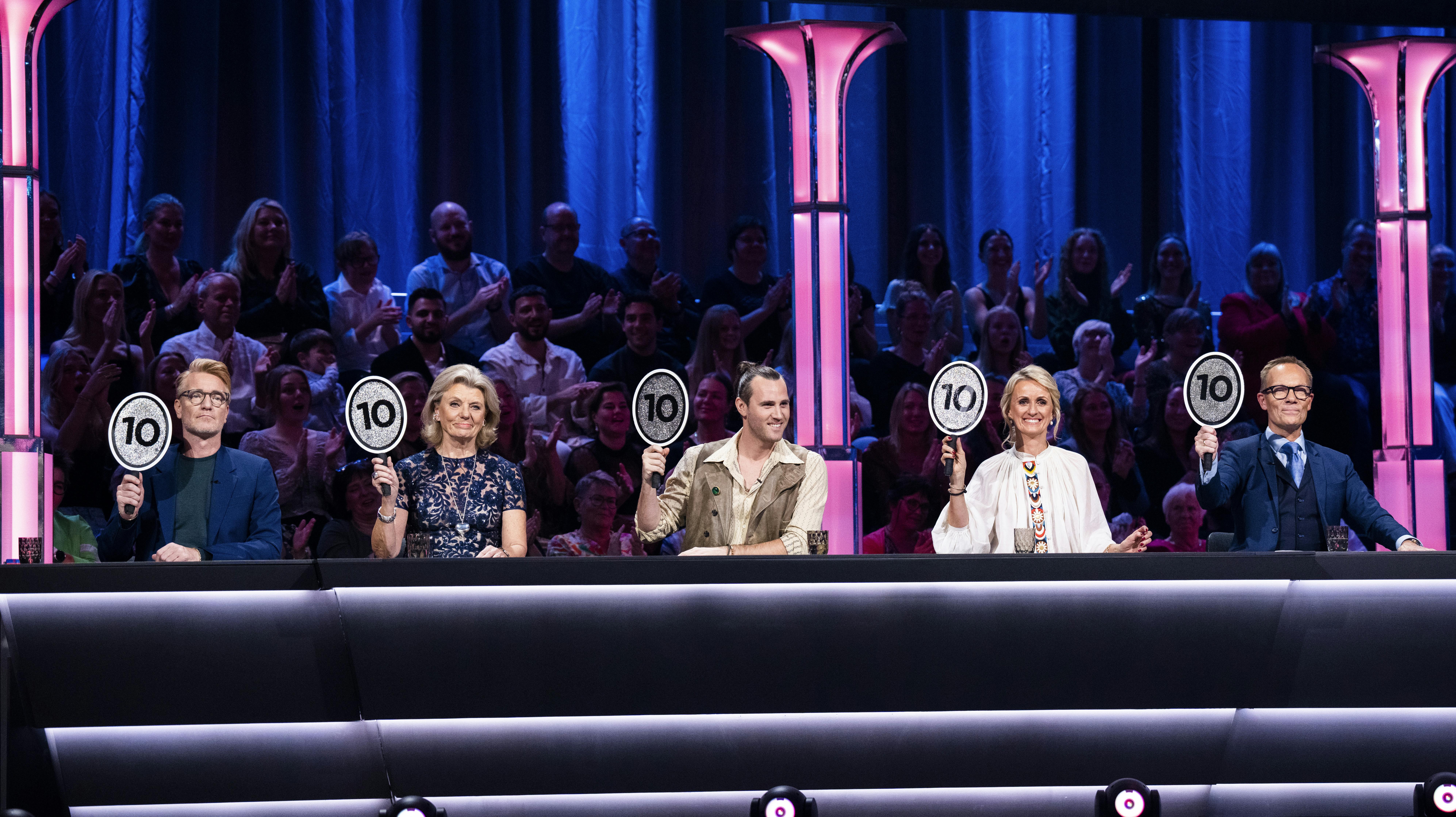 Dommerpanelet varmede op til finalen med fem gange 10 i aftenens udgave af "Vild med dans", hvor Cecilie Schmeichel altså nåede endestationen. 