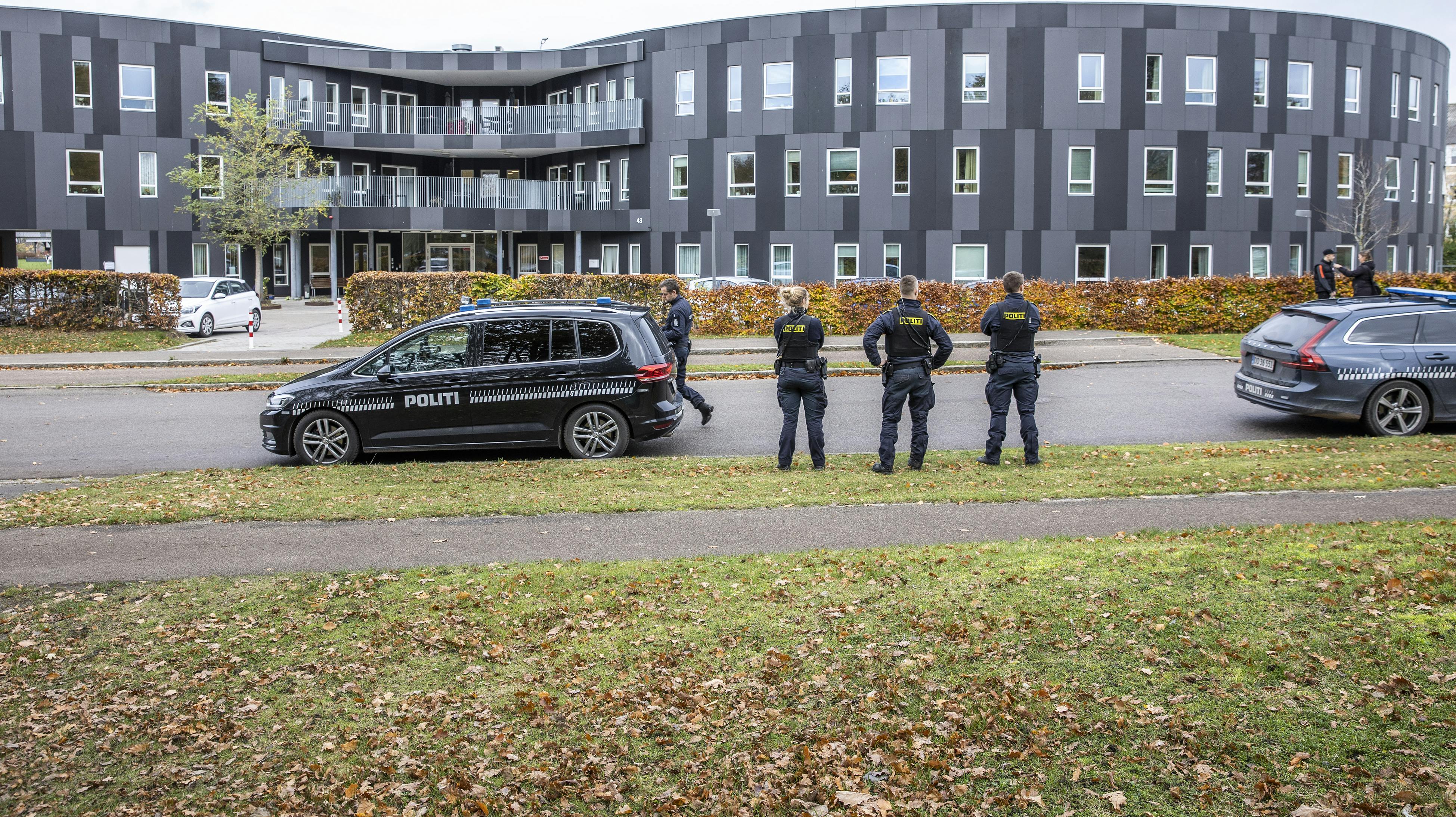 Kvinden havde netop fået fri fra en vagt på dette plejecenter i Holbæk, da en hun blev hevet ud af sin bil og stukket ihjel.
